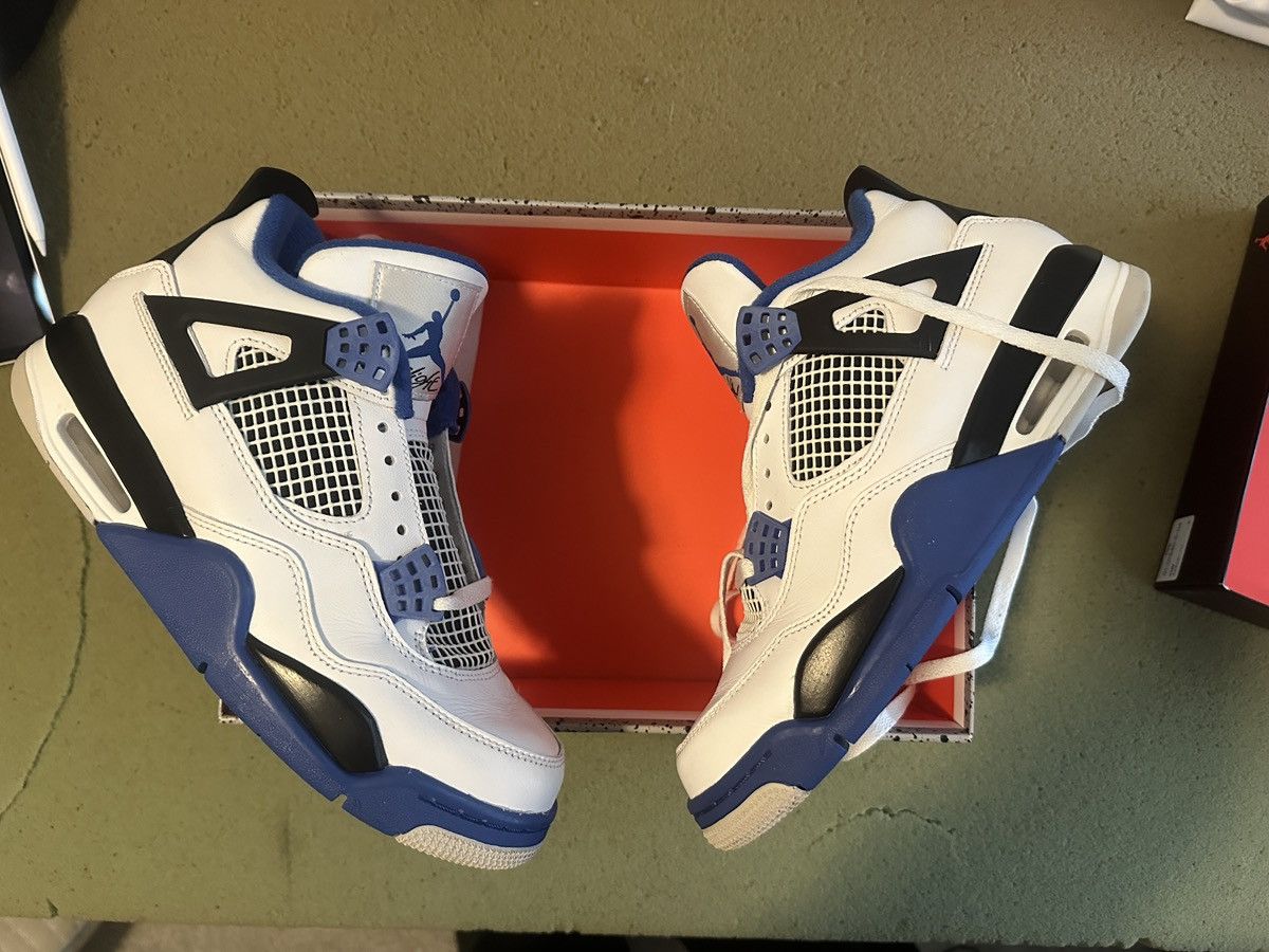 Jordan Brand 2017 Jordan 4 motorsport Size US 8 / EU 41 - 2 Thumbnail