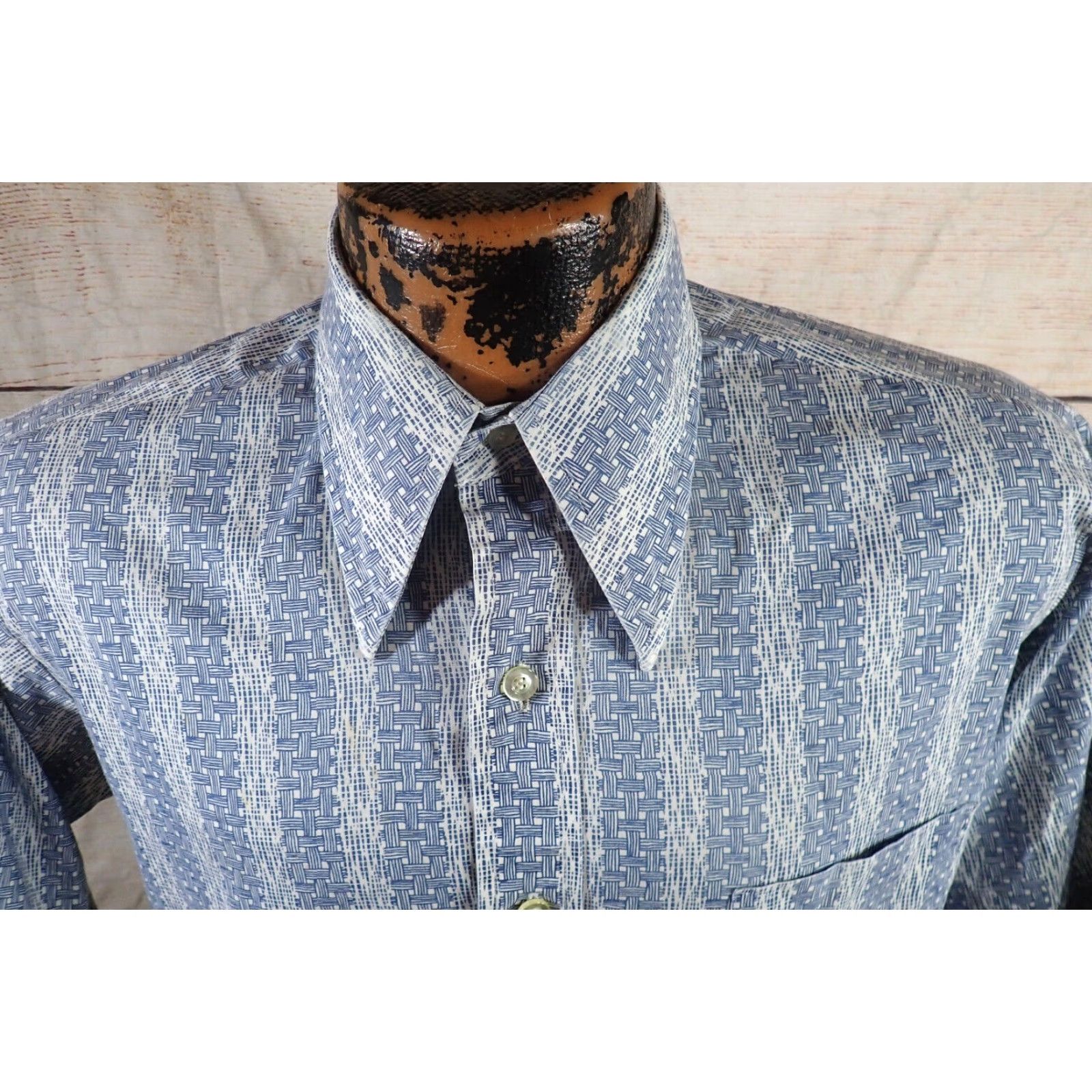 Van Heusen Hampshire House Van Heusen 70s Vintage Dagger Collar Button Shirt M Basket Weave Blue White Polyester Blend Rockabilly Rockabilly? Size US M / EU 48-50 / 2 - 2 Thumbnail