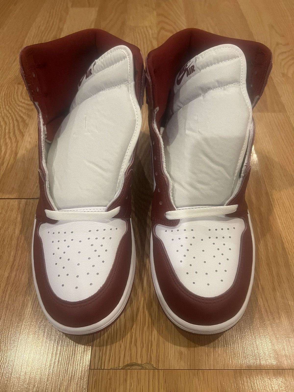 Nike Air Jordan 1 Hi OG Team Red Size US 11 / EU 44 - 7 Thumbnail