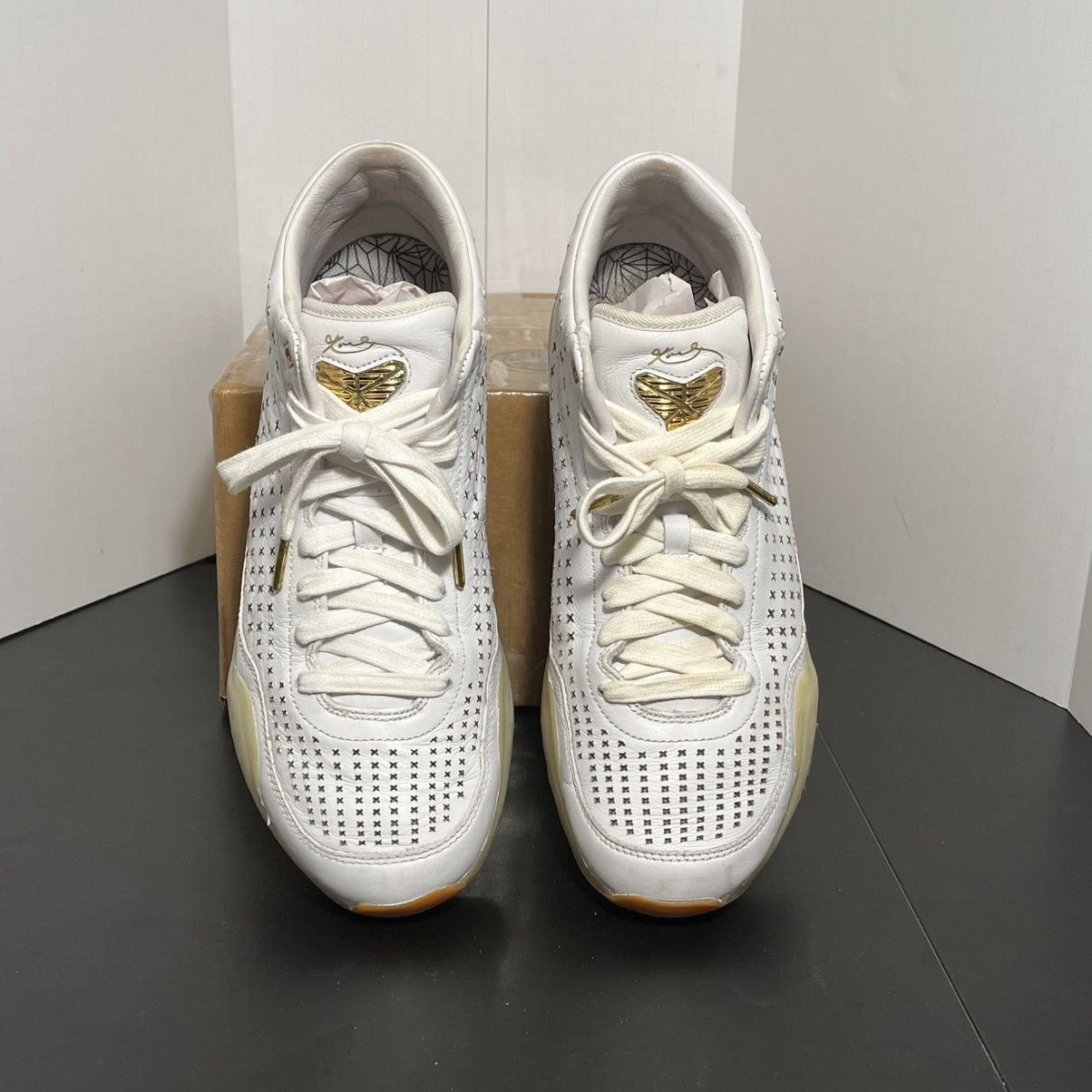 Nike Nike Kobe 10 Mid EXT White Gum 2015 Men’s 11 802366-100 Size US 11 / EU 44 - 3 Thumbnail