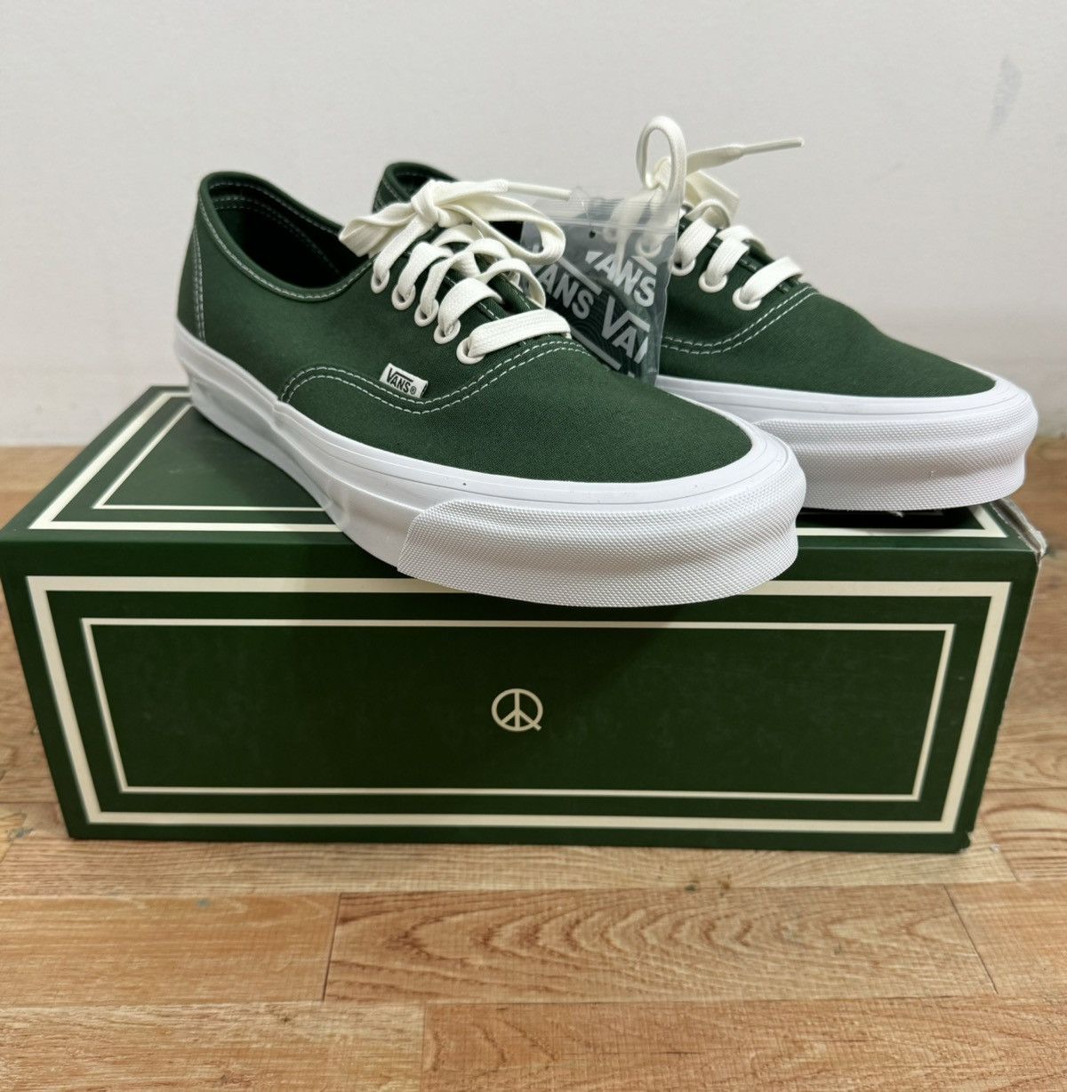 Museum of Peace and Quiet × Vans MUSEUM OF PEACE AND QUIET VANS 