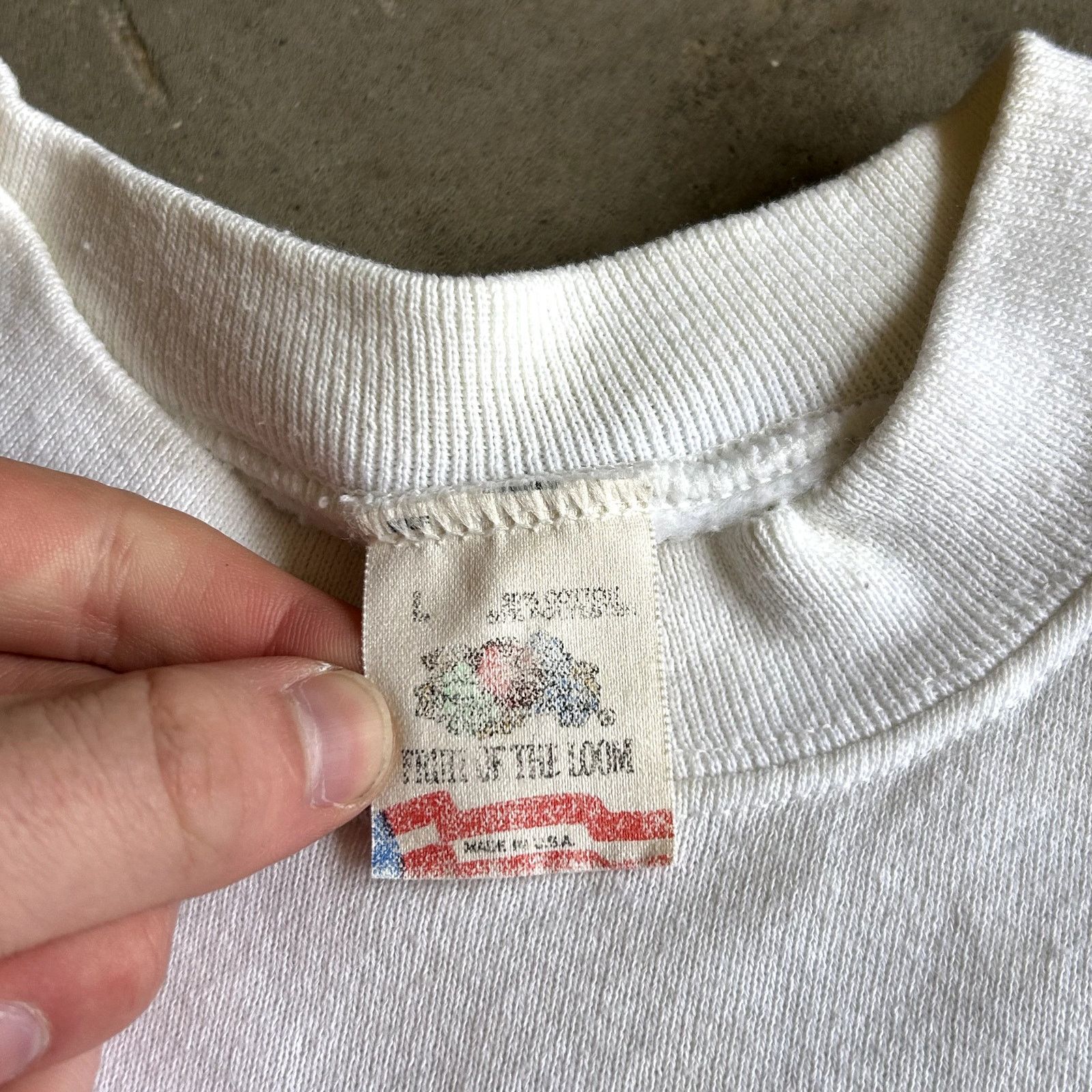 Fruit Of The Loom Vintage 90s Mystery Tv Show Crewneck Large Stained Size US L / EU 52-54 / 3 - 3 Thumbnail