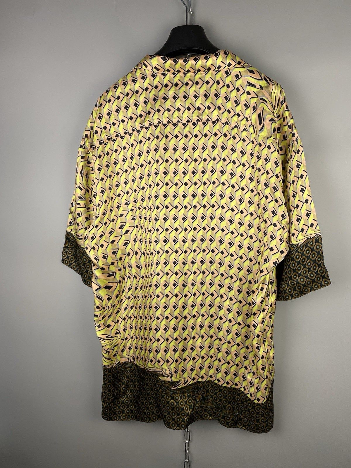 Dries Van Noten Dries Van Noten Silk Luxury Geometric Short Sleeve Shirt Size US XL / EU 56 / 4 - 12 Thumbnail