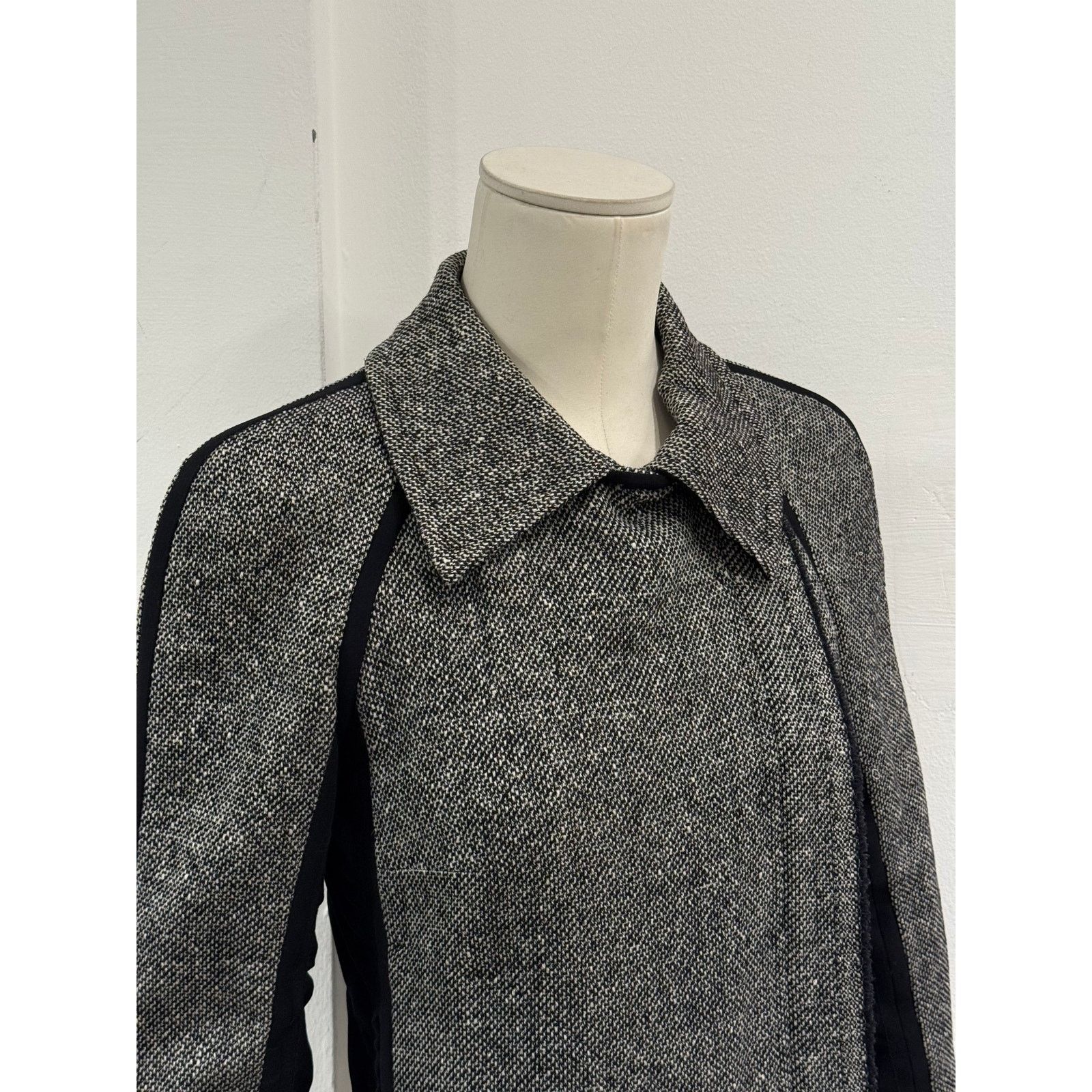 Gianfranco Ferre 2000s Gianfranco Ferré paneled tweed jacket Size M / US 6-8 / IT 42-44 - 3 Thumbnail