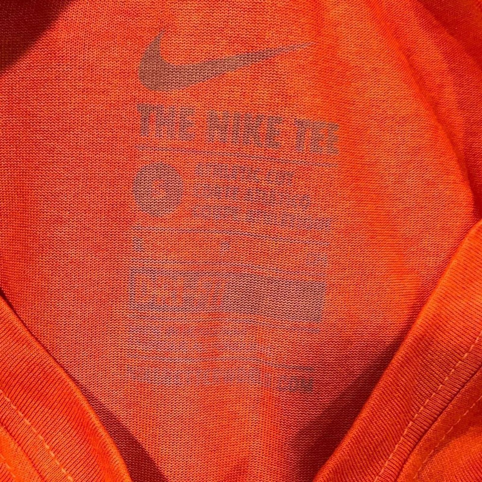 Nike NWOT Nike Dri-Fit T-Shirt Short Sleeve Athletic Cut Sz S Size US S / EU 44-46 / 1 - 3 Thumbnail
