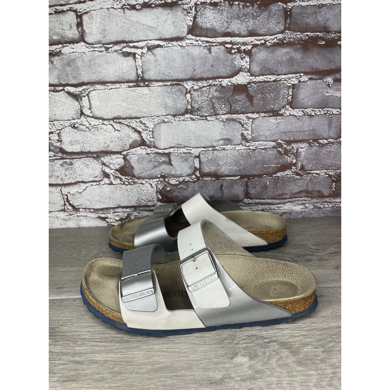 Birkenstock Birkenstock Arizona Two Toned Silver White Leather Strap San Size US 10 / IT 40 - 12 Thumbnail