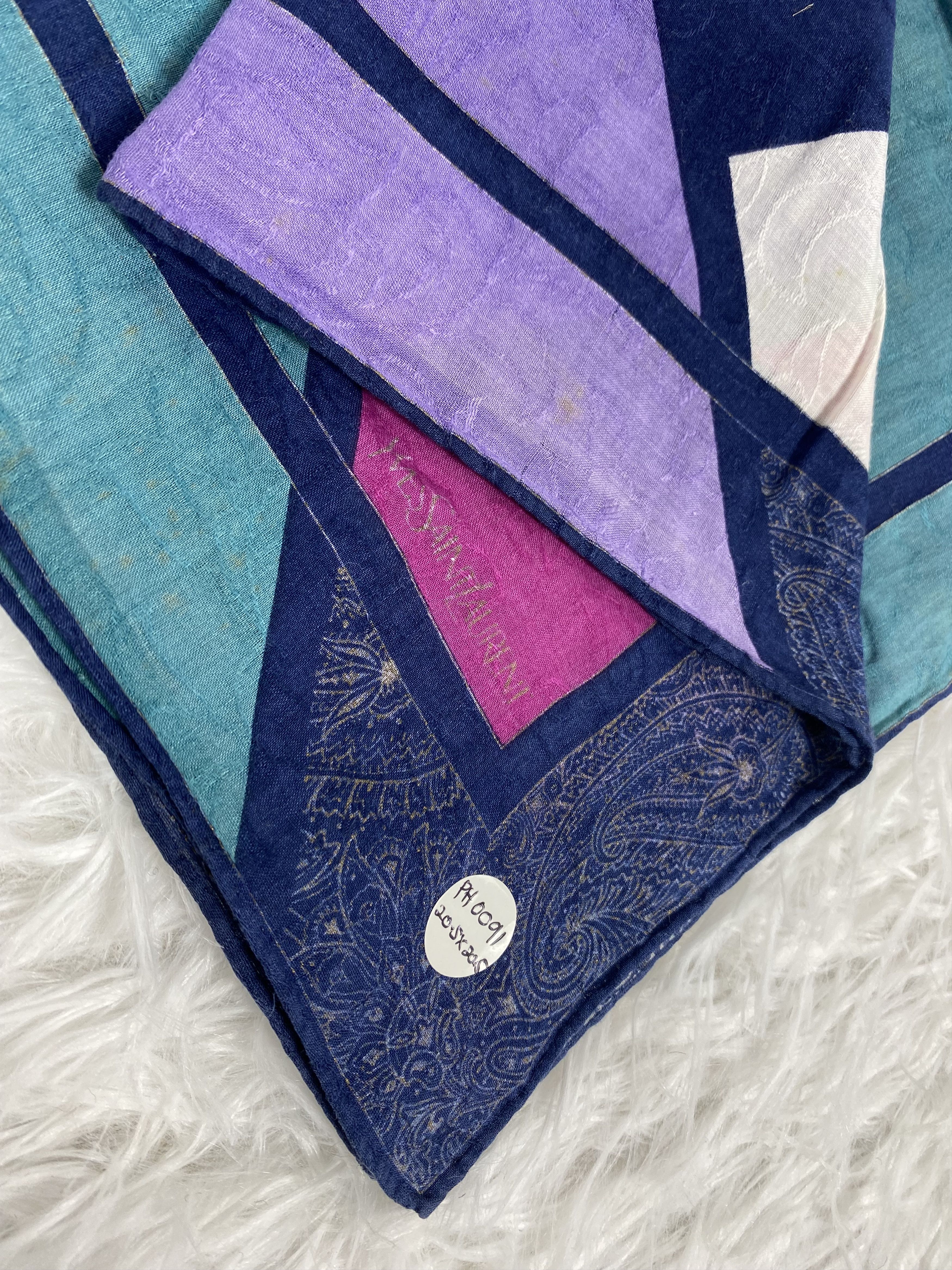 Vintage Vintage Yves Saint Lauren Handkerchief PH0091 Size ONE SIZE - 2 Thumbnail
