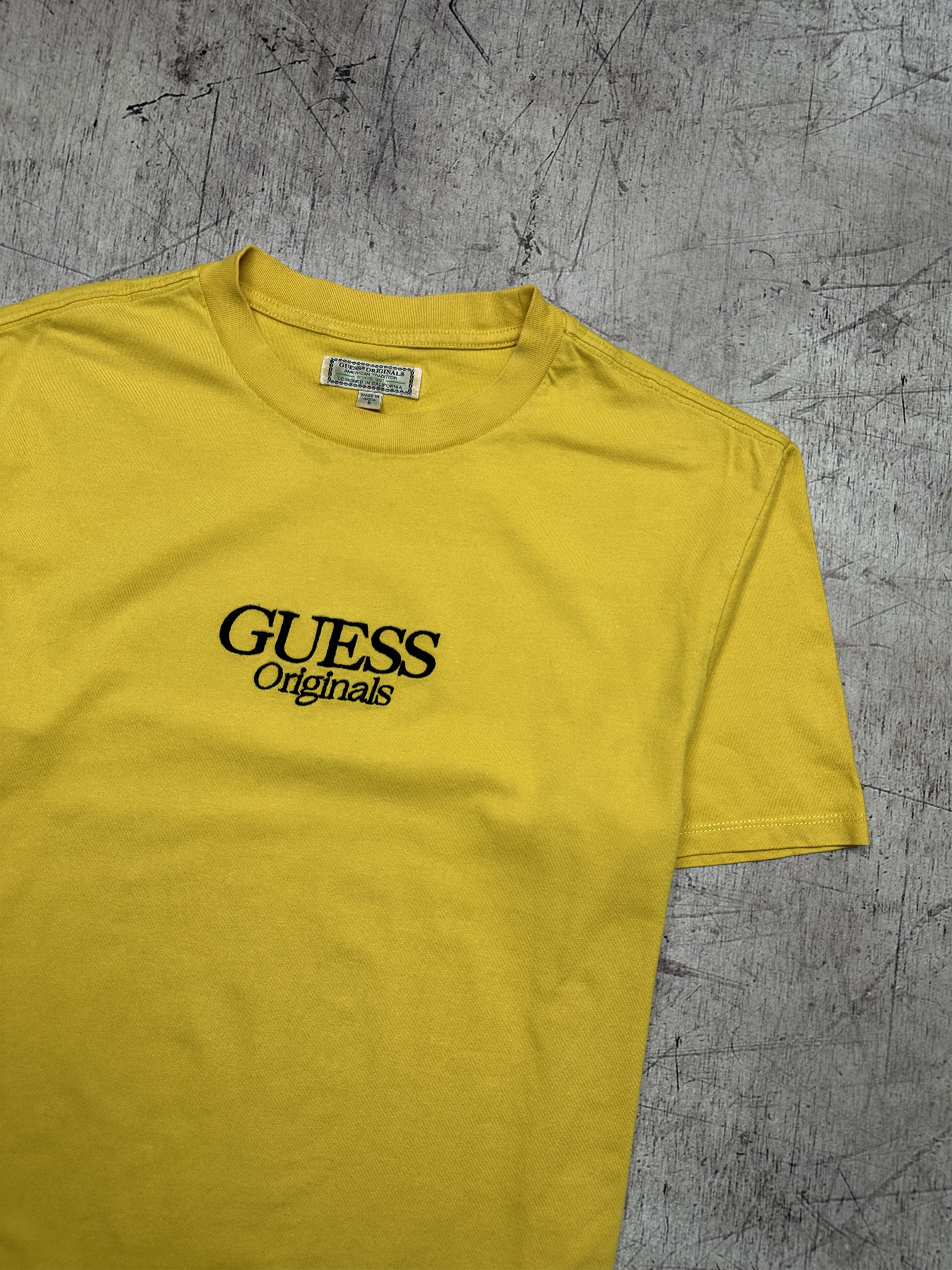 Guess × Vintage Guess Vintage Mens Center Logo T-Shirt Size US S / EU 44-46 / 1 - 2 Thumbnail