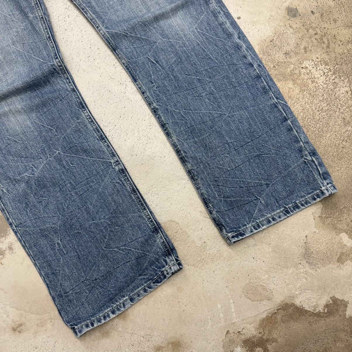 Japanese Brand Vintage Y2K Buckle Back Lightning i6w9 wash Denim Pants Size US 35 - 5 Thumbnail