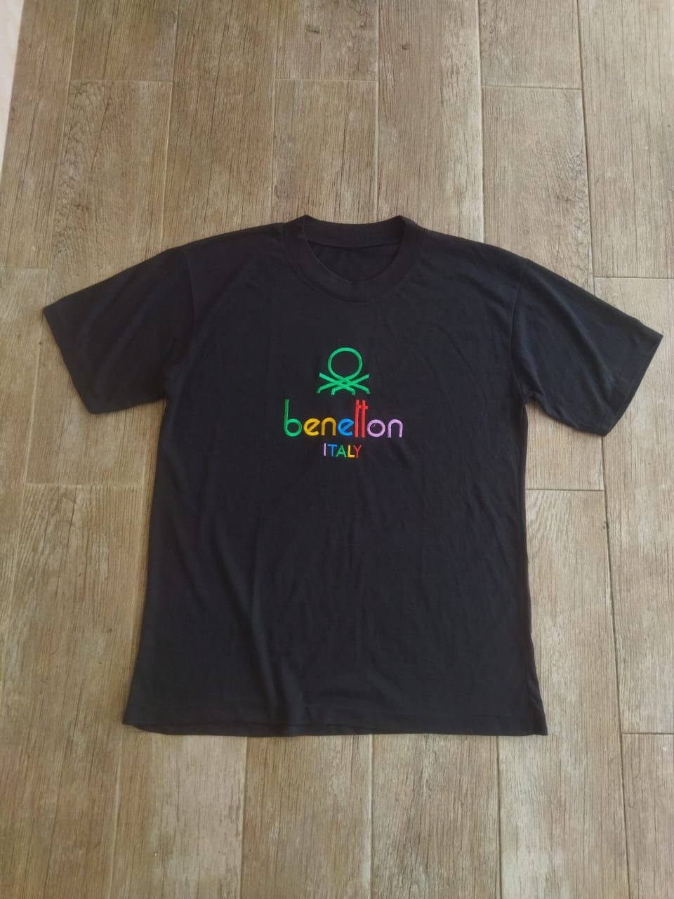Vintage Vintage 90s Vintage Benetton t shirt spell out Embroidery Size US M / EU 48-50 / 2 - 1 Thumbnail