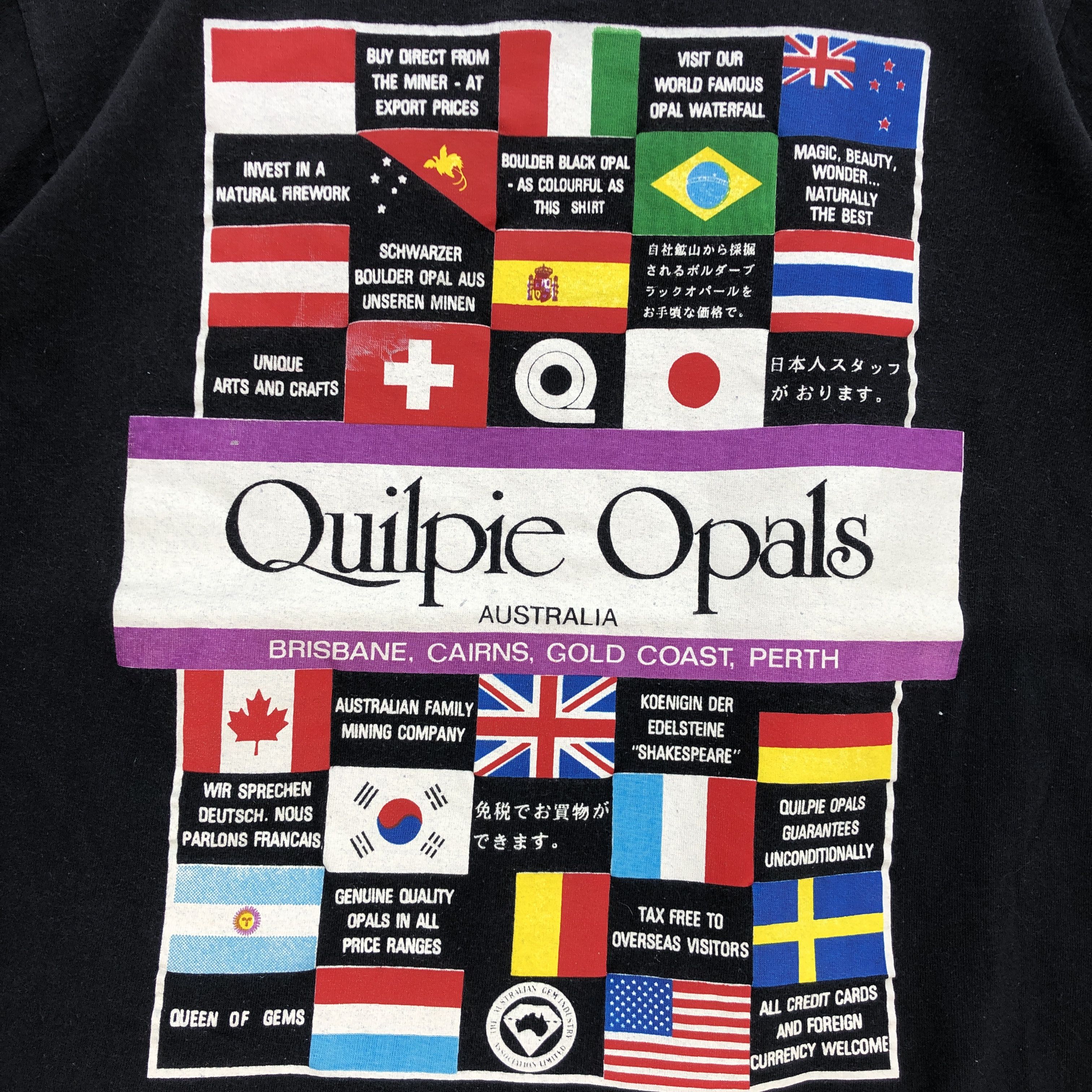 Vintage Vintage 90s Quilpie Opals Tshirts Worldwide Flag Tees Size US M / EU 48-50 / 2 - 2 Thumbnail