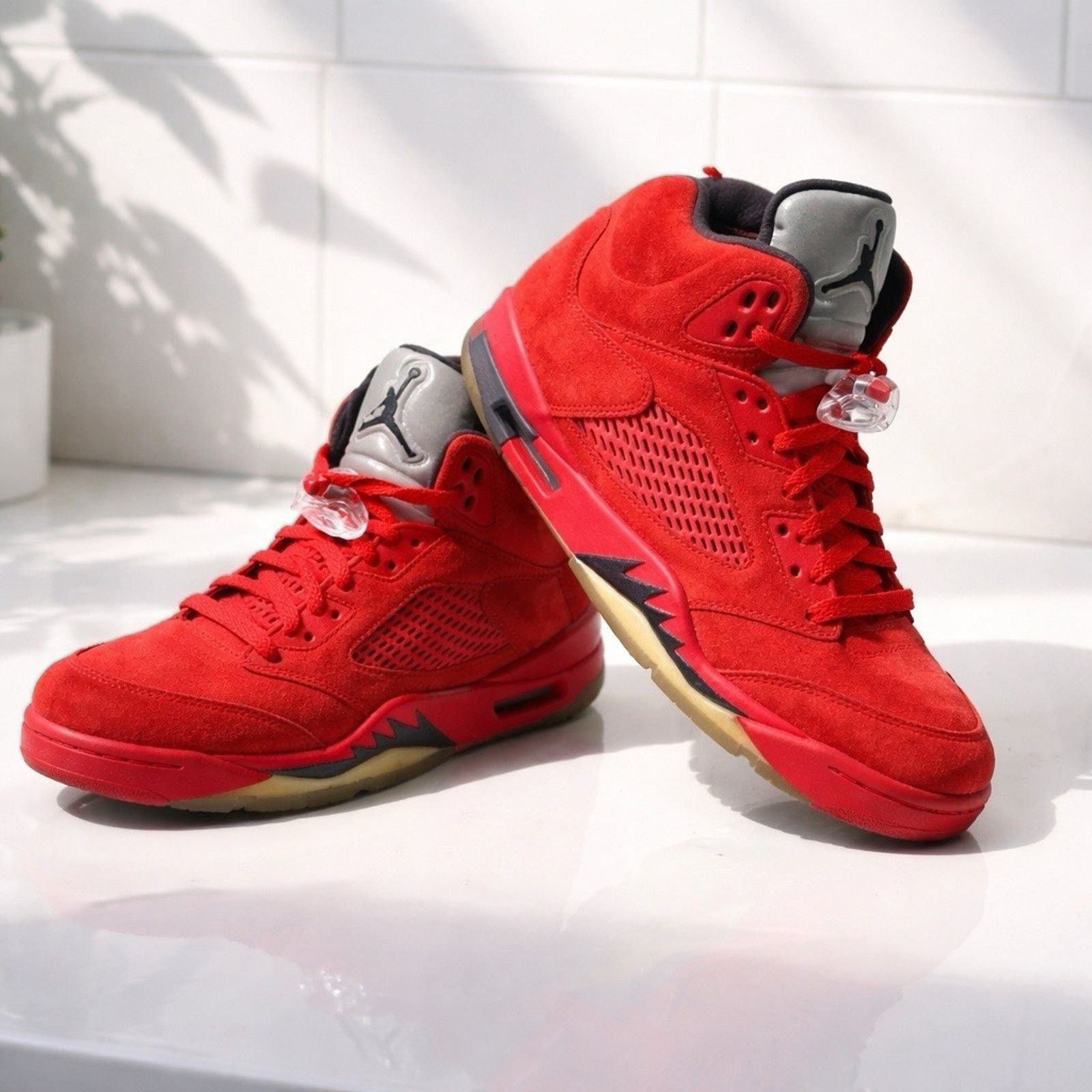 Jordan Brand Size 9.5 - Air Jordan 5 Retro Red Suede Pre-Owned No Box Size US 9.5 / EU 42-43 - 1 Thumbnail