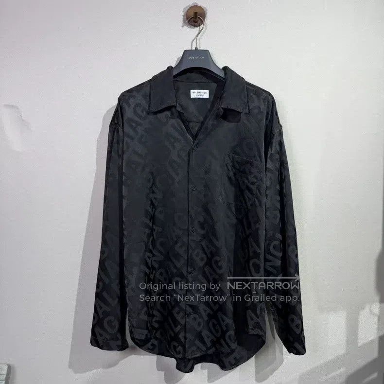 Balenciaga Balenciaga Logo Letter Silk Shirt Size XS / US 0-2 / IT 36-38 - 1 Thumbnail