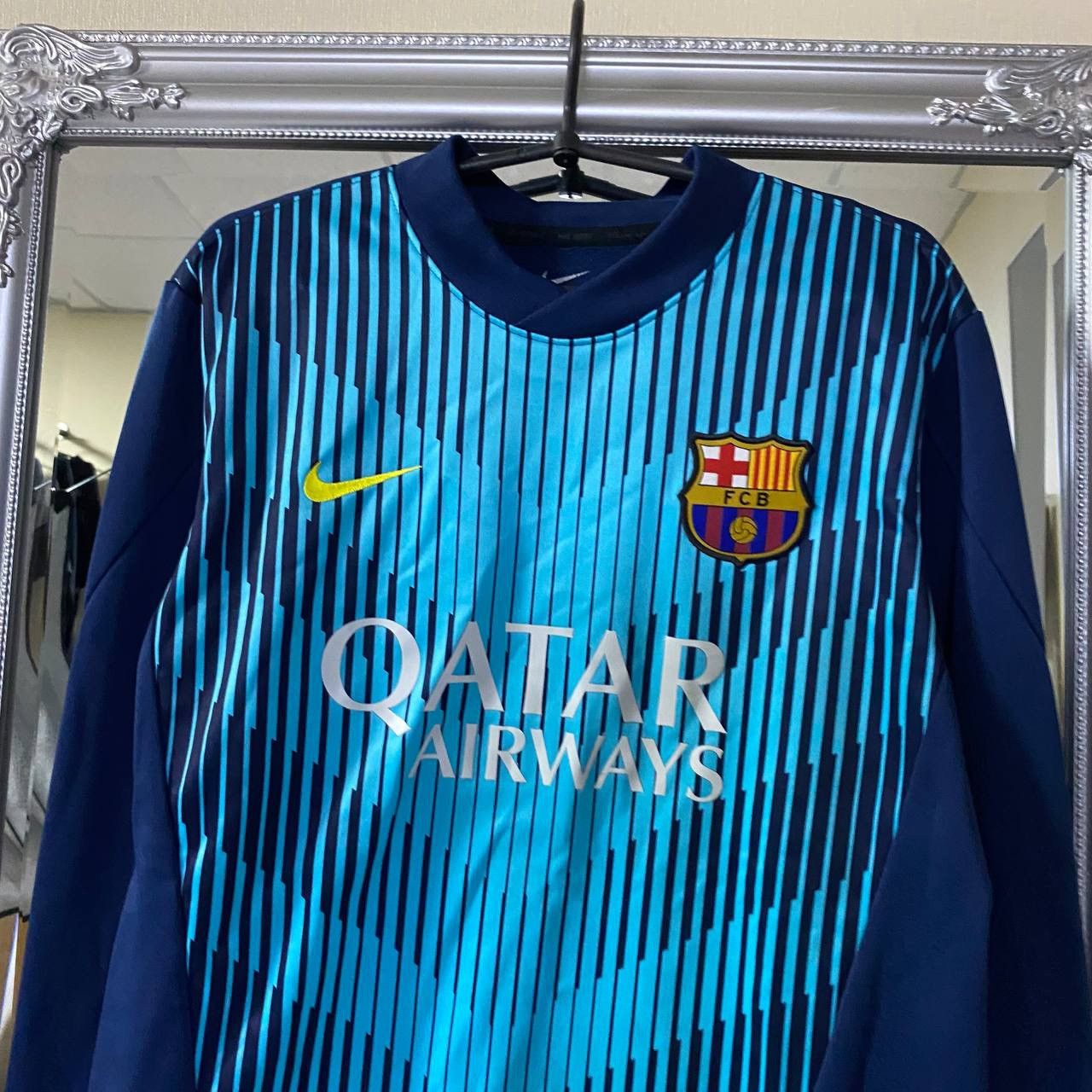 Nike Rare vintage Nike Barcelona sweatshirt y2k Size US M / EU 48-50 / 2 - 2 Thumbnail