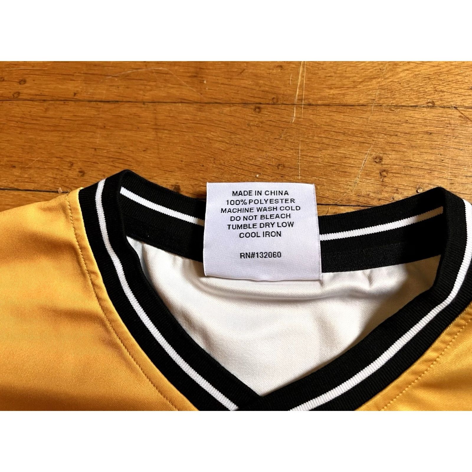 Vintage Marley Futbol Bob Marley Futbol Rasta 45 Soccer Jersey T-Shirt Men's L Yellow V-Neck Short Sleeve Size US L / EU 52-54 / 3 - 6 Thumbnail