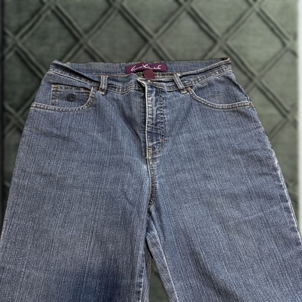 Gloria Vanderbilt VINTAGE Gloria Vanderbilt Jeans Women’s Size 8 Petite Denim Blue Straight (Petites) Size 30" / US 8 / IT 44 - 1 Thumbnail