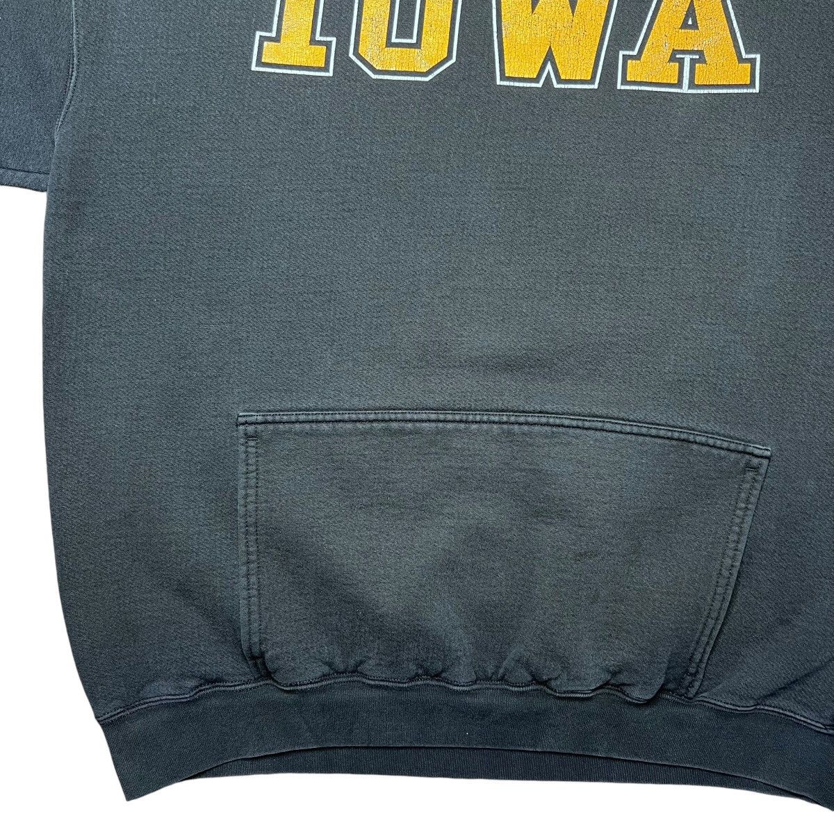 Jansport × NCAA × Vintage 1990s NCAA Iowa Hawkeyes Spell Out Pullover Jansport Hoodie Size US XL / EU 56 / 4 - 7 Thumbnail