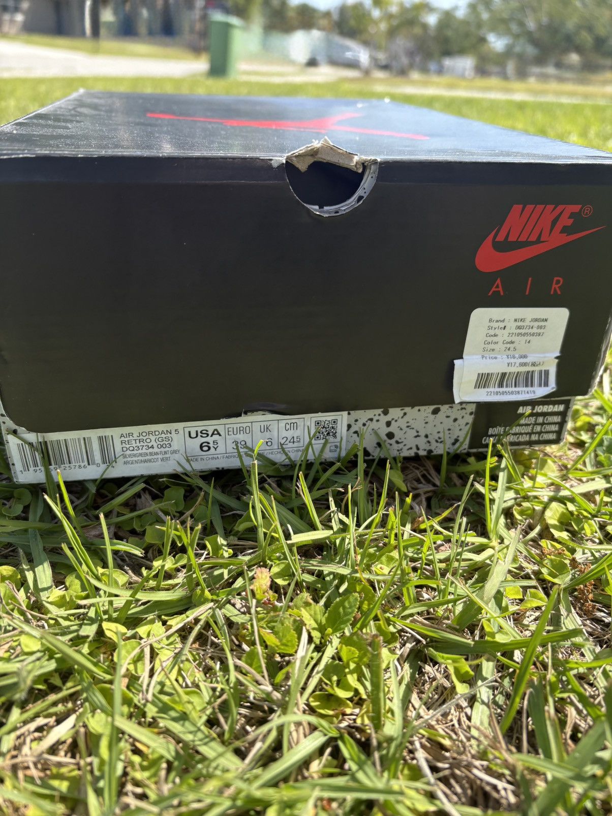 Jordan Brand × Nike Air Jordan 5 (GS) (2022) Size US 6.5 / EU 39-40 - 2 Thumbnail