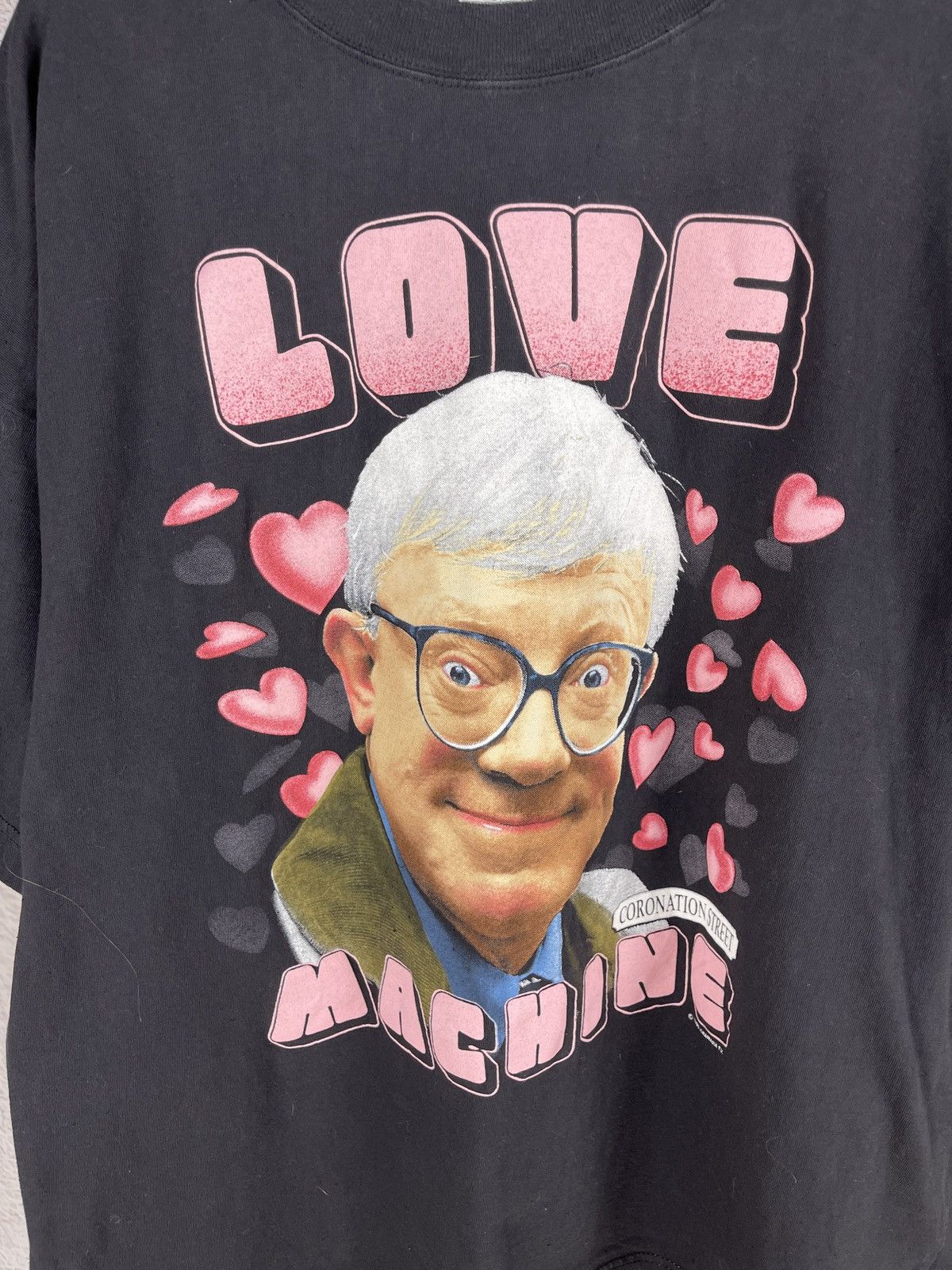 Band Tees Vintage 90s Coronation Street tee Black Love Nachine TV 1995 Size US XL / EU 56 / 4 - 4 Thumbnail
