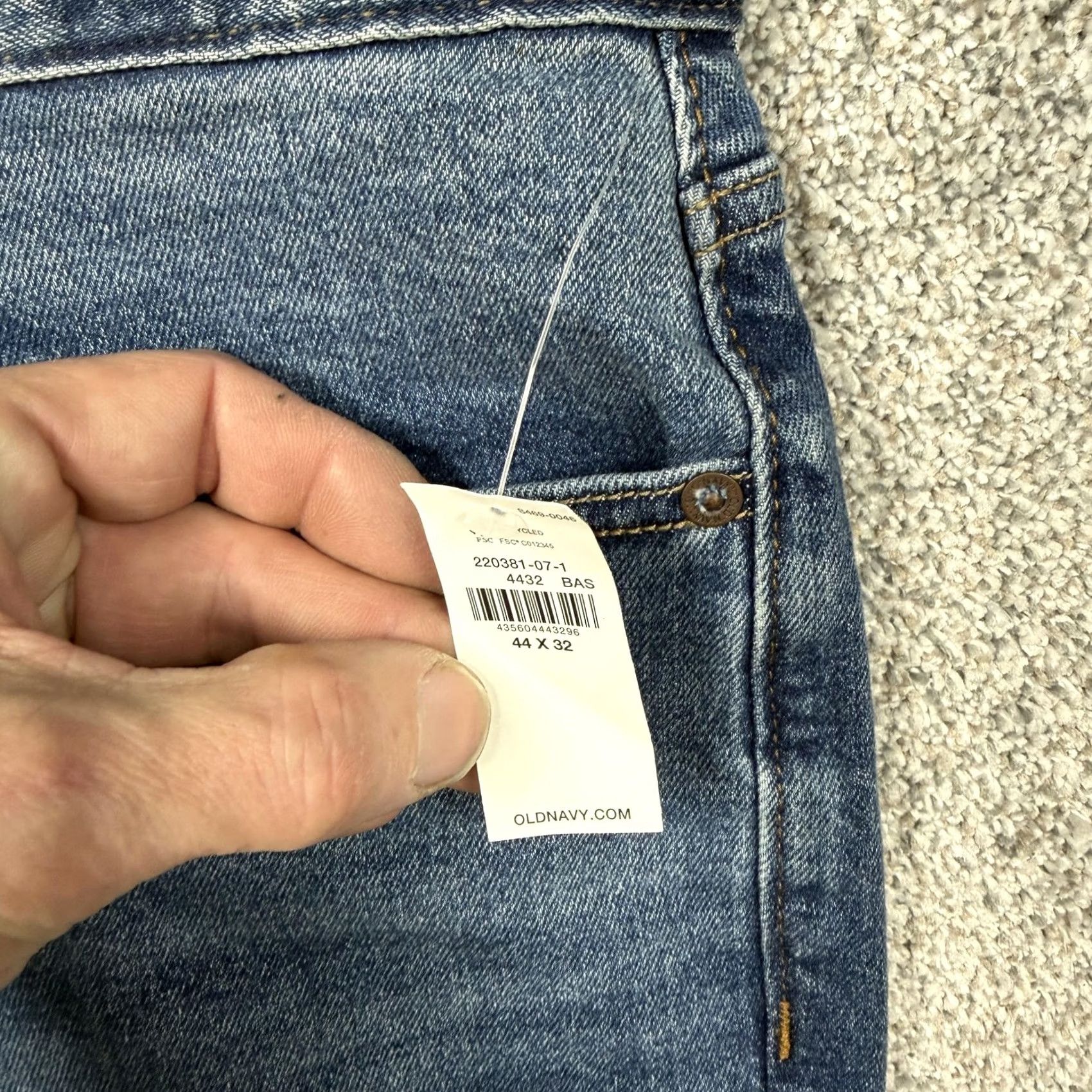 Old Navy Old Navy Jeans Straight 44x31 Denim Cotton Blend 5-Pocket Regular Denim Jeans Men Vintage? No Size US 44 / EU 60 - 5 Thumbnail