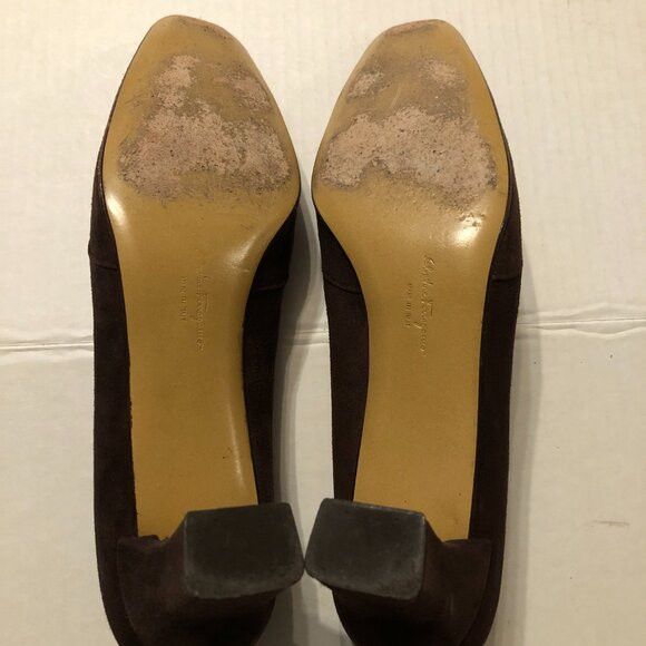 Salvatore Ferragamo women's leather suede pump size: 8.5 2AA
