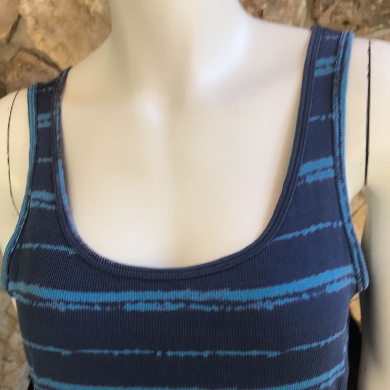 Eddie Bauer Eddie Bauer Blue Striped Cotton Tank Women's Size Medium Size M / US 6-8 / IT 42-44 - 2 Thumbnail