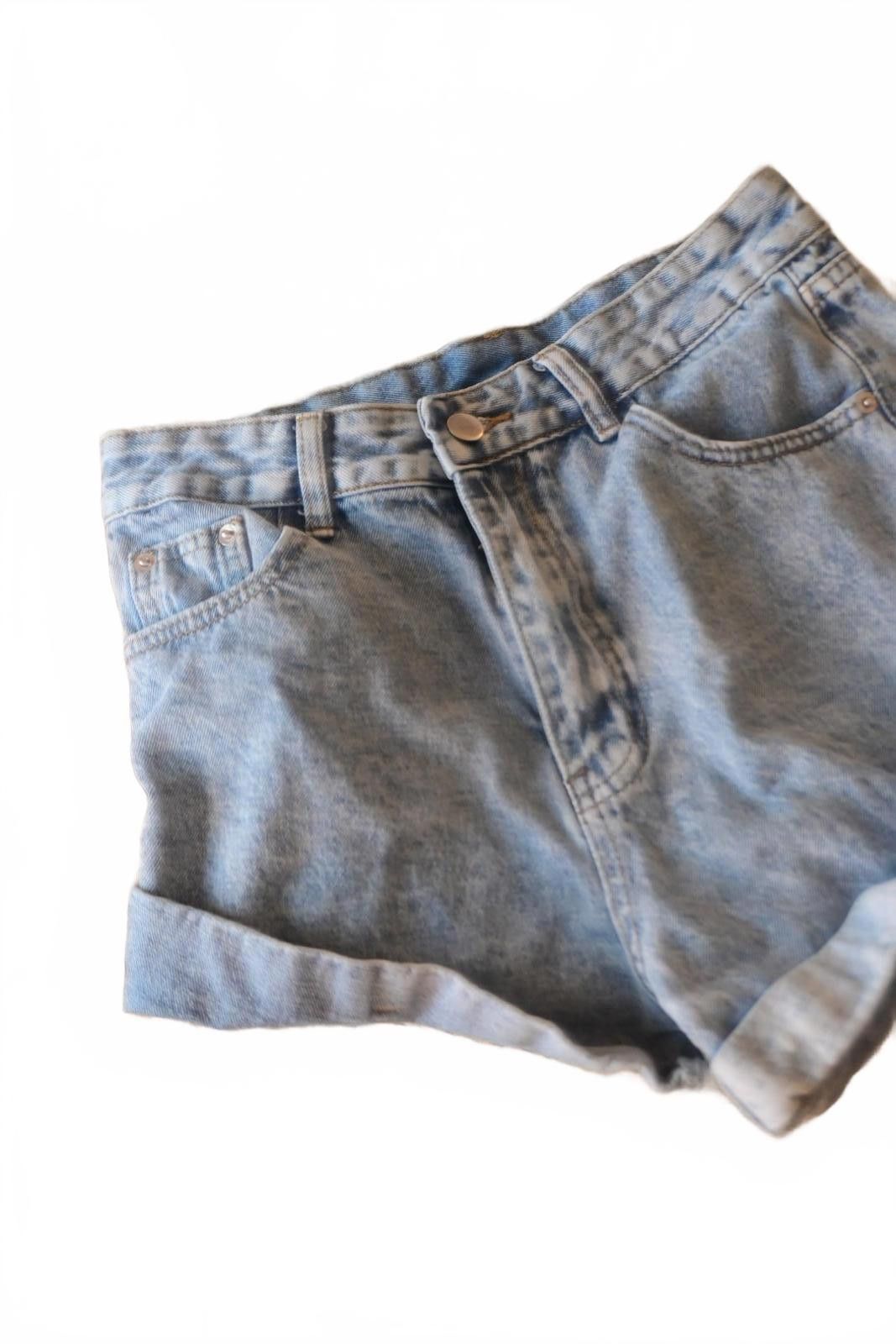 The Unbranded Brand SHEIN Classic Light Blue Denim Shorts with Rolled Hem MEDIUM Size 30" / US 8 / IT 44 - 2 Thumbnail