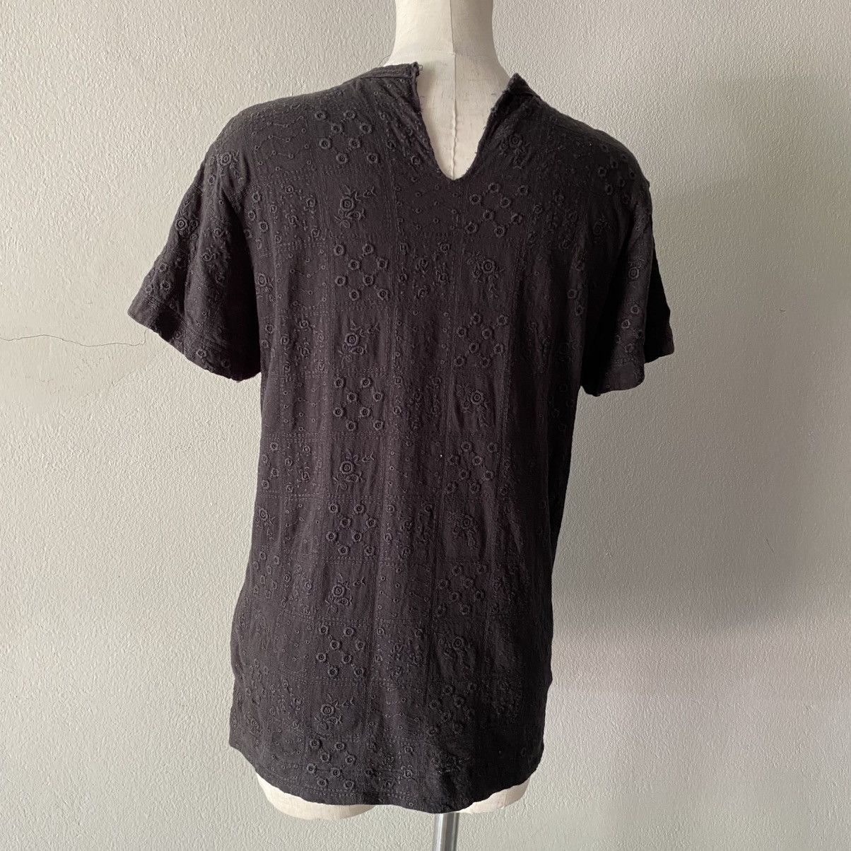Comme des Garcons COMME des GARCONS Black Embroidered Cutout Short-Sleeve Top Size M / US 6-8 / IT 42-44 - 17 Thumbnail