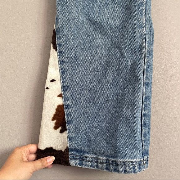 Vintage Vintage Y2K Flare Jeans w/ Cow Print Faux Fur Trim - 28" Size 28" / US 6 / IT 42 - 7 Thumbnail
