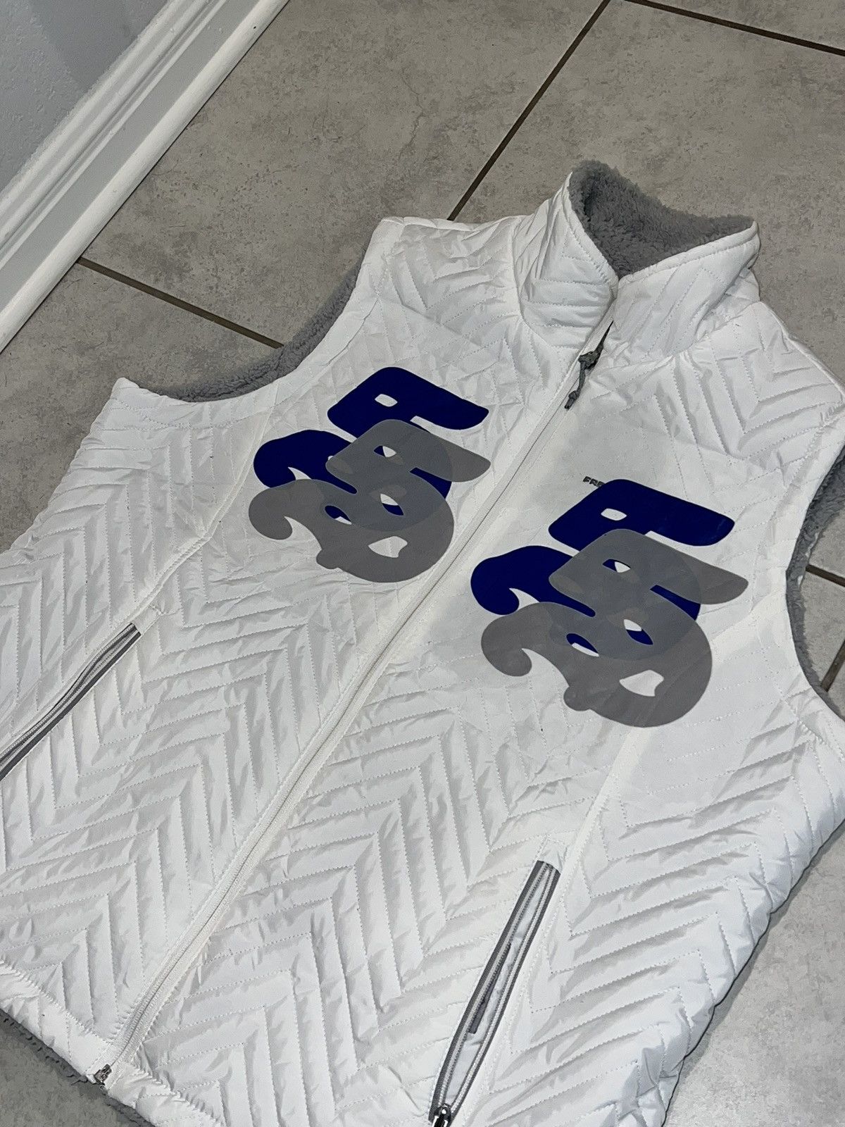 Other Two Seven University White Puffer Vest Fur lined w Grey fur🏂 Size US L / EU 52-54 / 3 - 2 Thumbnail