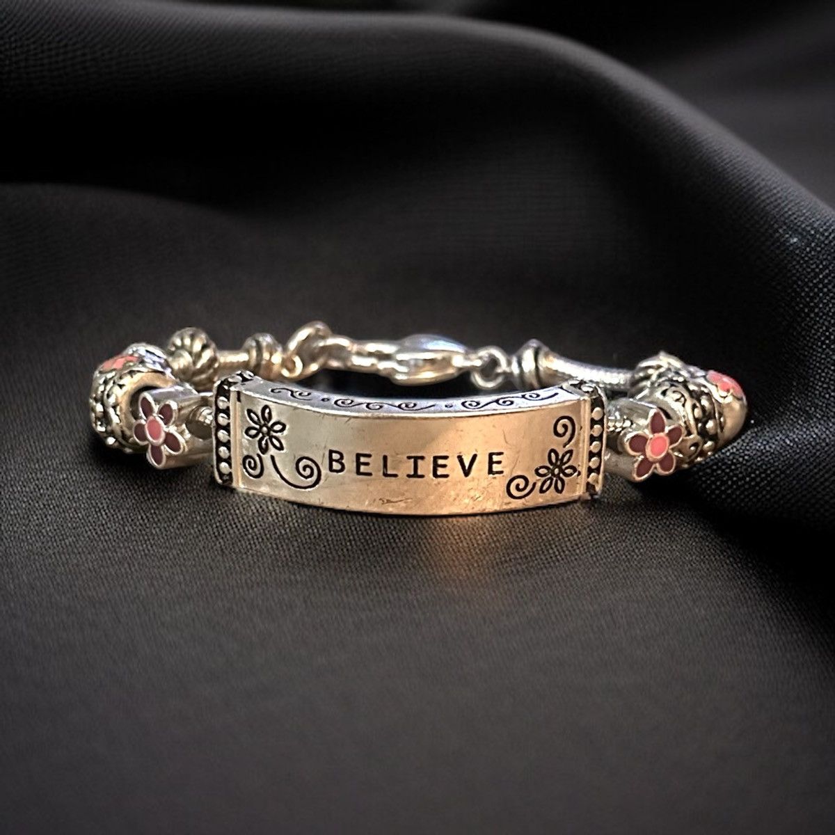 Other Silver tone Believe sliding charm bracelet Size ONE SIZE - 1 Thumbnail