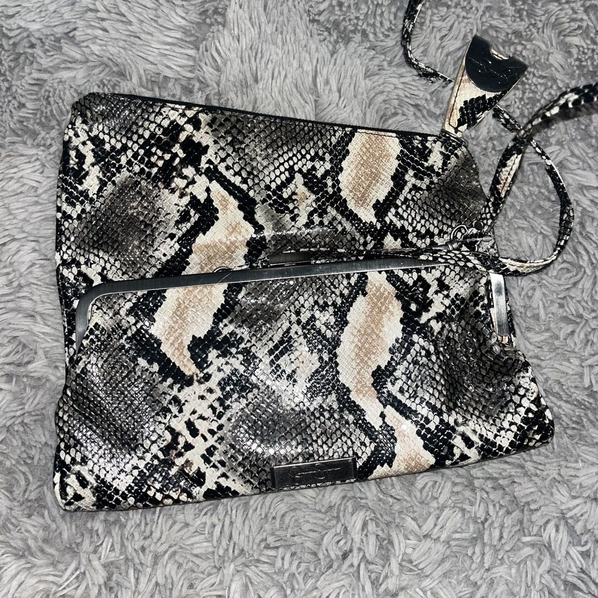 Jessica Simpson Jessica Simpson Black and Cream Snakeskin Crossbody Bag Size ONE SIZE - 5 Thumbnail