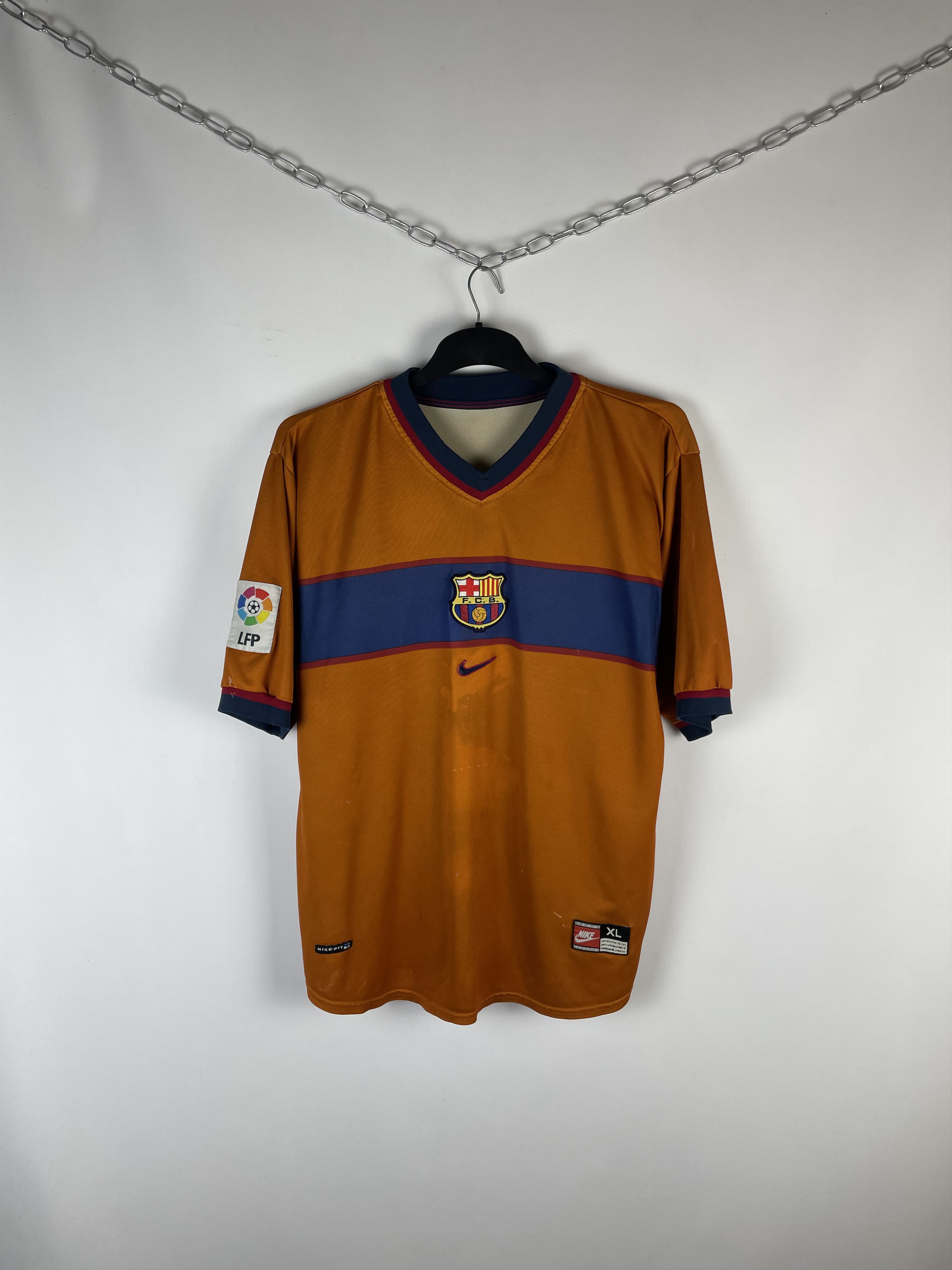 Nike Vintage Nike FC Barcelona T-shirt soccer jersey Size US XL / EU 56 / 4 - 1 Thumbnail