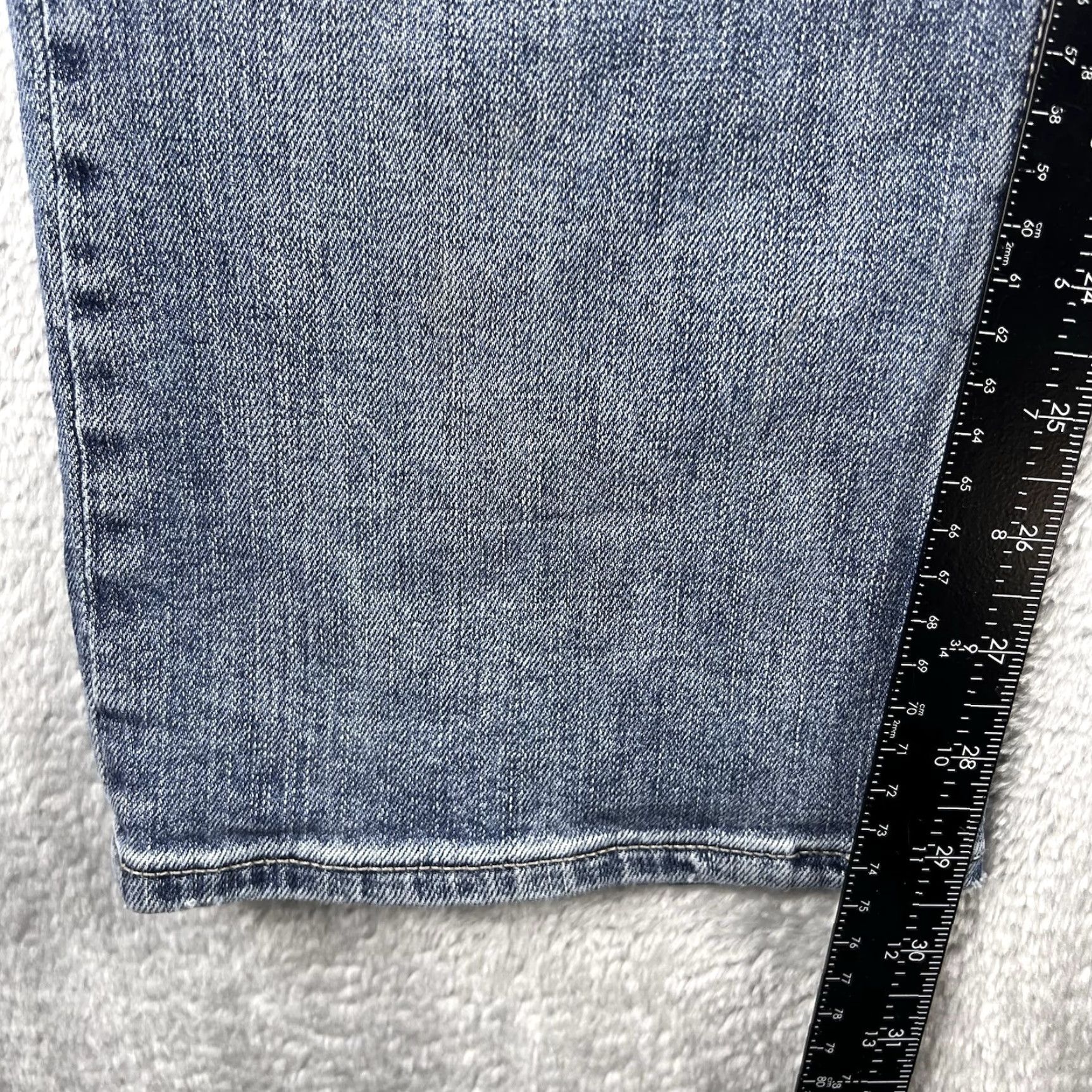 Banana Republic VINTAGE Banana Republic Jeans Mens 35x30 Blue Straight Leg Medium Wash Preppy Jeans Mens Regular 5-Pocket Denim Cotton City Preppy USA Size US 35 - 5 Thumbnail