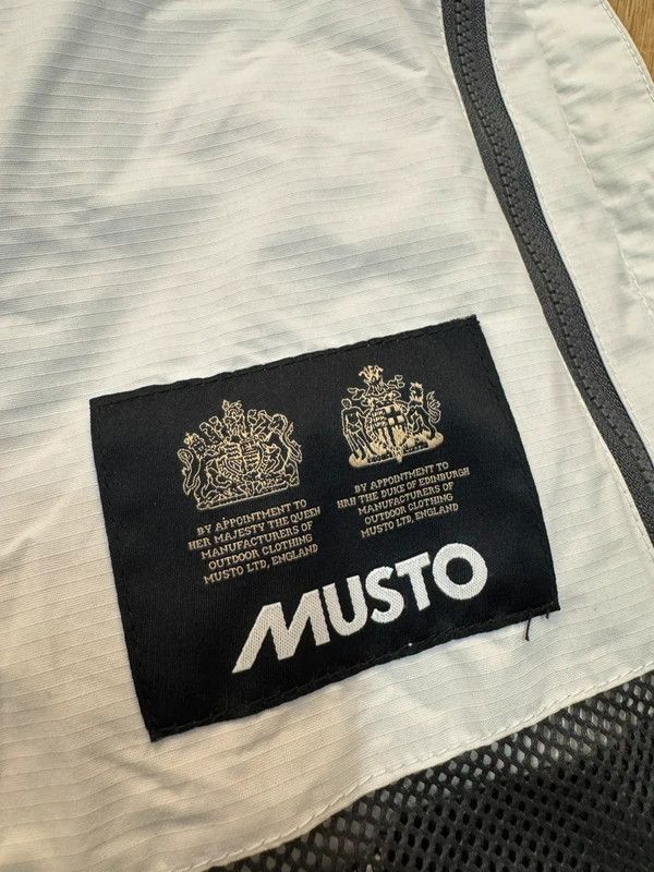Musto Musto Corsica 2.0 Sardinia size 12 L Sailing Jacket Size L / US 10 / IT 46 - 17 Thumbnail