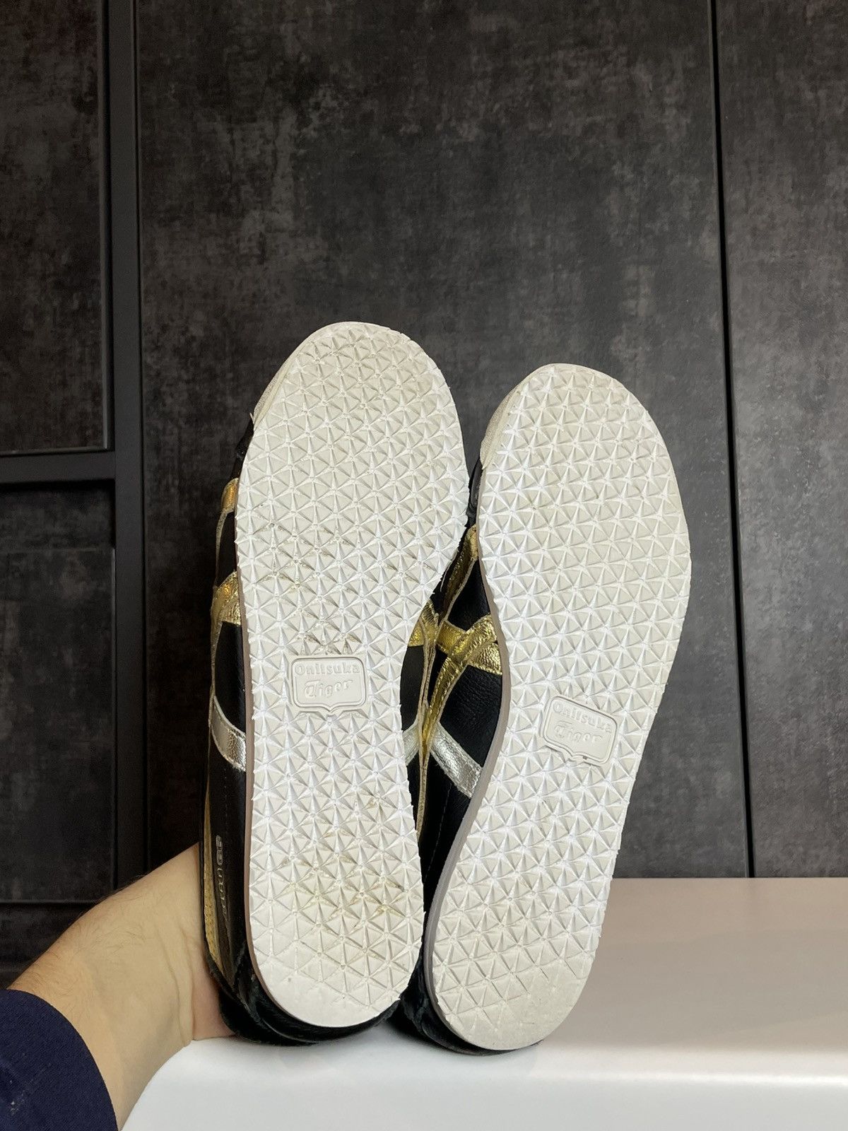 Onitsuka Tiger Onitsuka Tiger Silver Gold Onitsuka Tiger Size US 9.5 / IT 39.5 - 19 Thumbnail