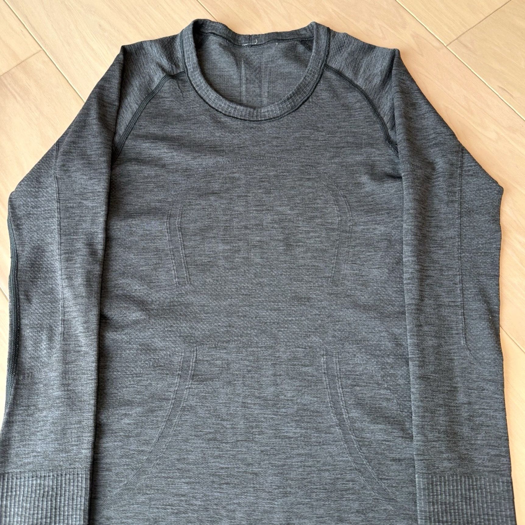 Lululemon Lululemon Metal Vent Shirt 4 Gray Yoga Long Sleeve Athleisure Summer Shirt Womens Size S / US 4 / IT 40 - 3 Thumbnail