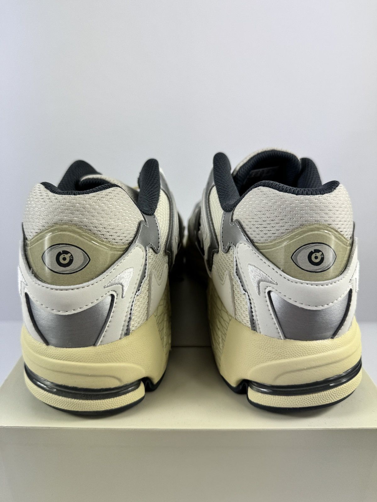 Adidas x BAD BUNNY RESPONSE CL SNEAKERS Size US 10 / EU 43 - 3 Thumbnail