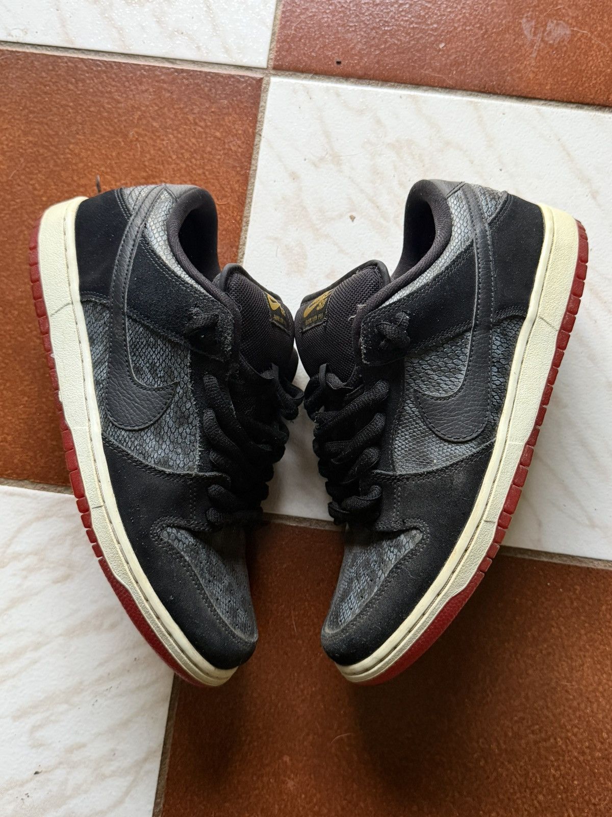 Nike SB Dunk Low Snake Eyes Size US 10 / EU 43 - 1 Thumbnail