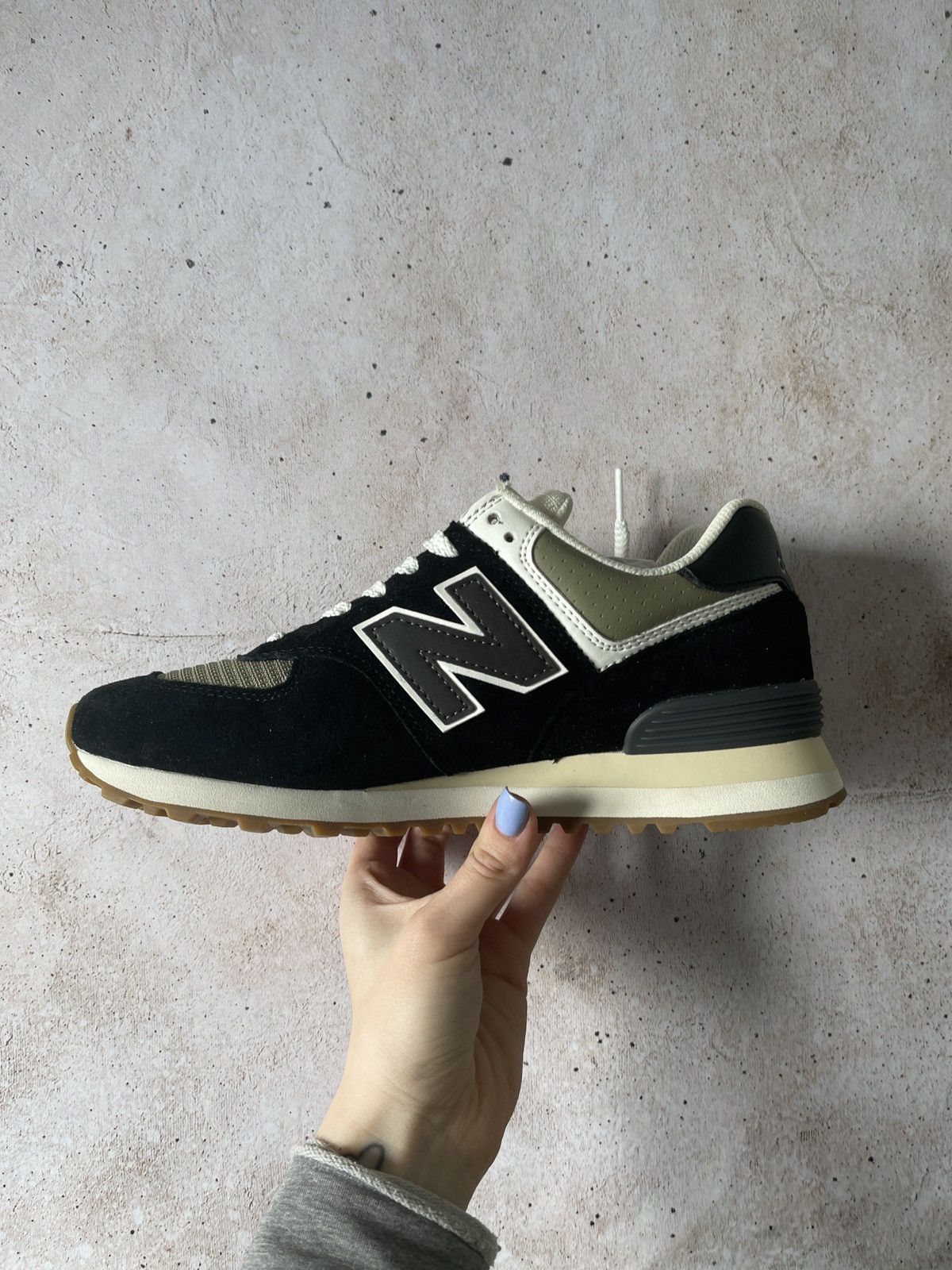 New Balance New Balance 574 Black Olive Gum Size US 7 / EU 40 - 3 Thumbnail