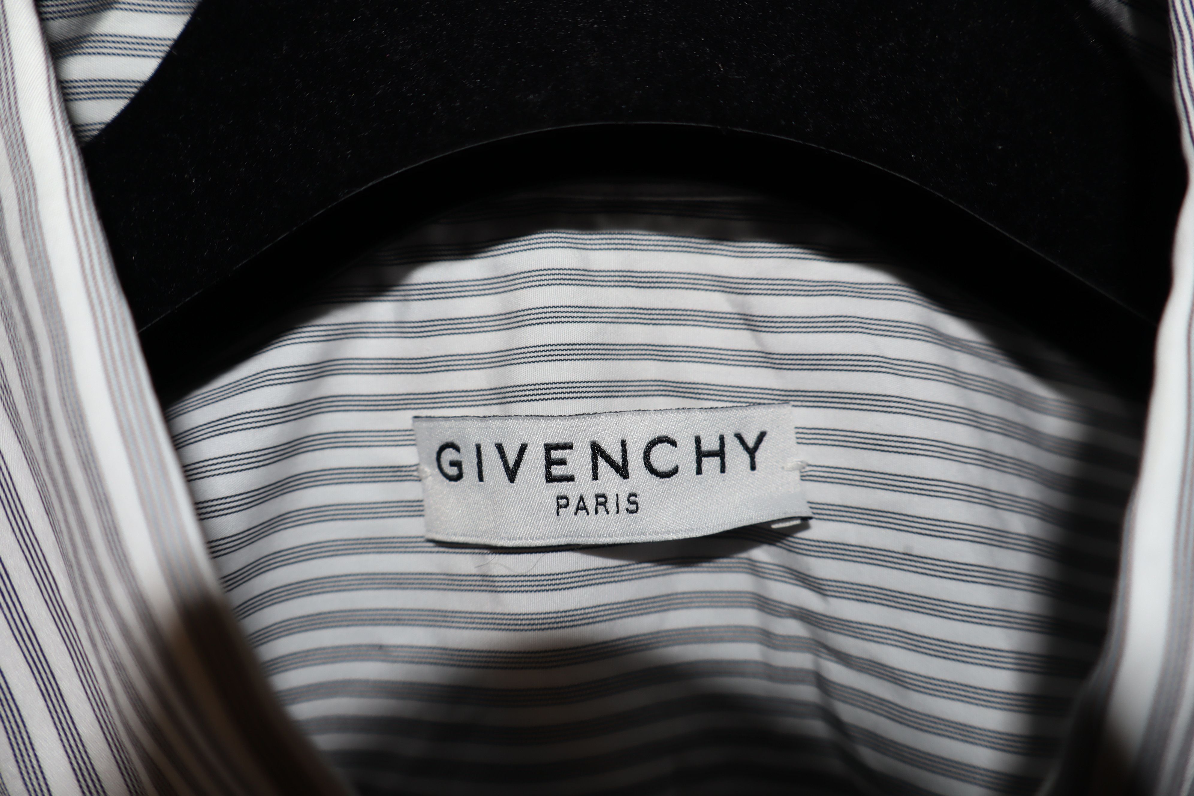 Givenchy Logo tape oversized shirt Size US L / EU 52-54 / 3 - 6 Thumbnail