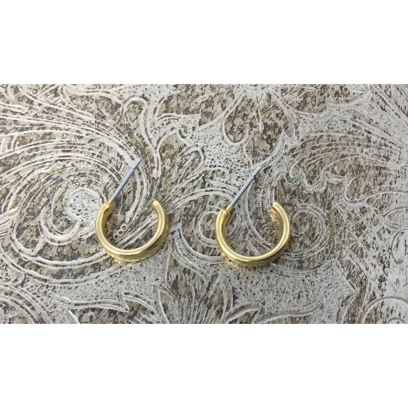 Other Women's Small Gold Tone Hoop Earrings (No backs) Size ONE SIZE - 2 Thumbnail