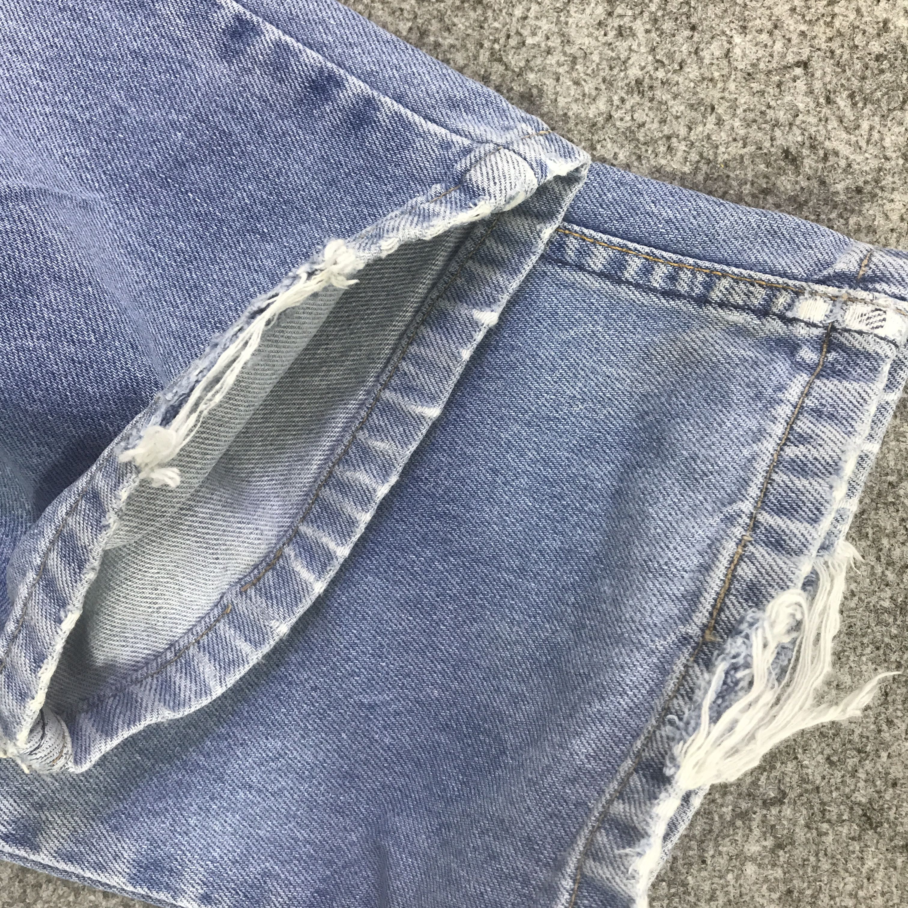 Levi's LEVI'S 510 DISTRESSED JEANS LIGHT WASH DENIM K129B15 Size US 28 / EU 44 - 13 Thumbnail