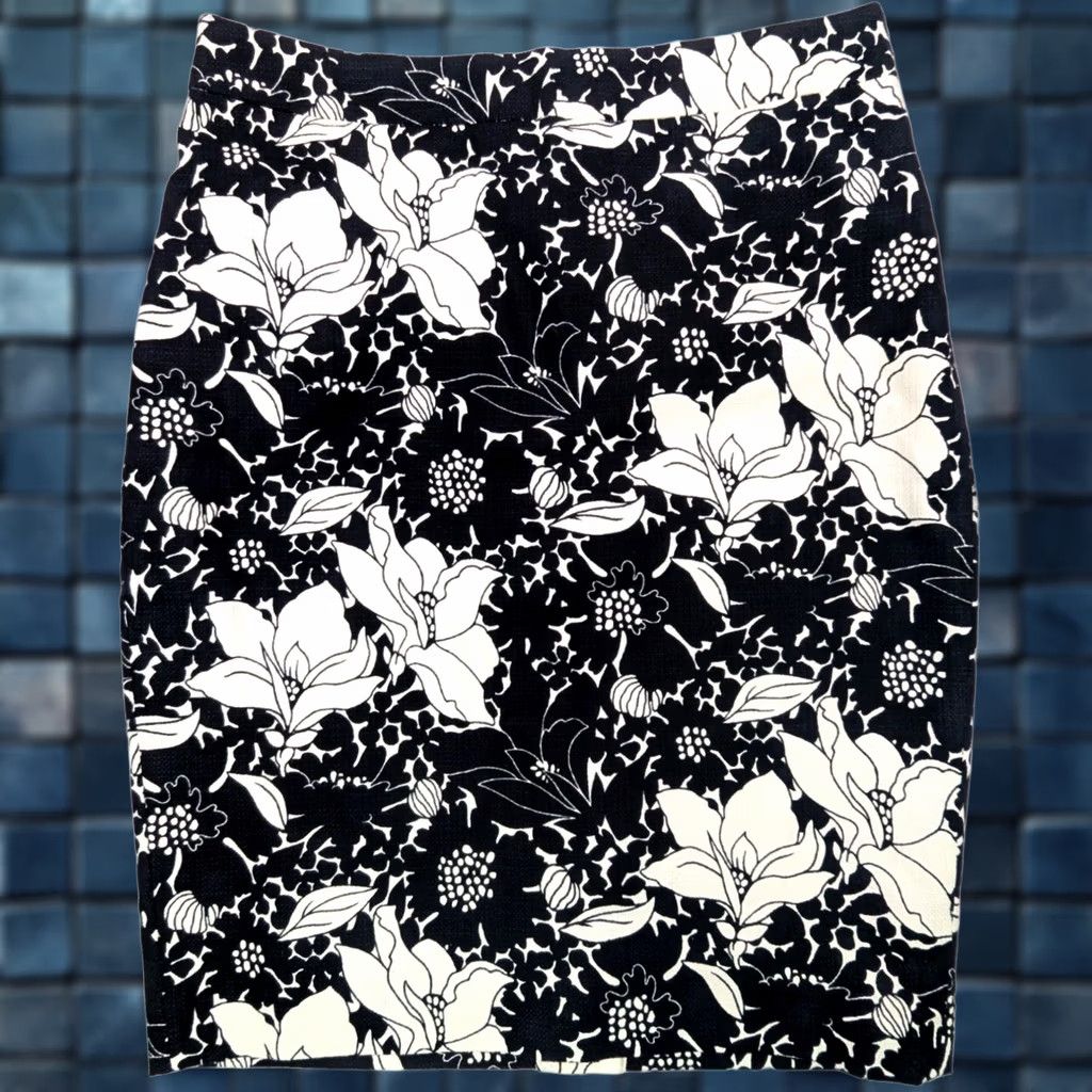 J.Crew VINTAGE J.CREW The Pencil Skirt Women 00 Floral White Cotton B8203 (Rearranged) Size 24" / US 00 / IT 34 - 1 Thumbnail