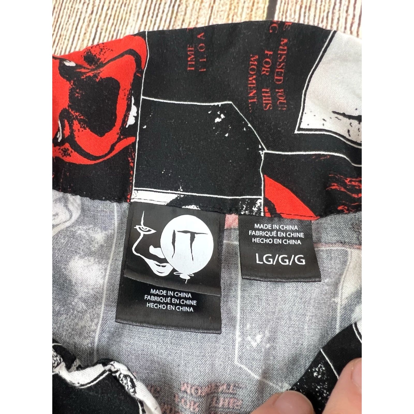 Vintage VINTAGE It Pennywise Black AOP Button-Up Shirt Mens L Halloween Clowncore Gothic Hawaiian Character Pennywise Casual Short Sleeve Collared Button-Down Size US L / EU 52-54 / 3 - 4 Thumbnail