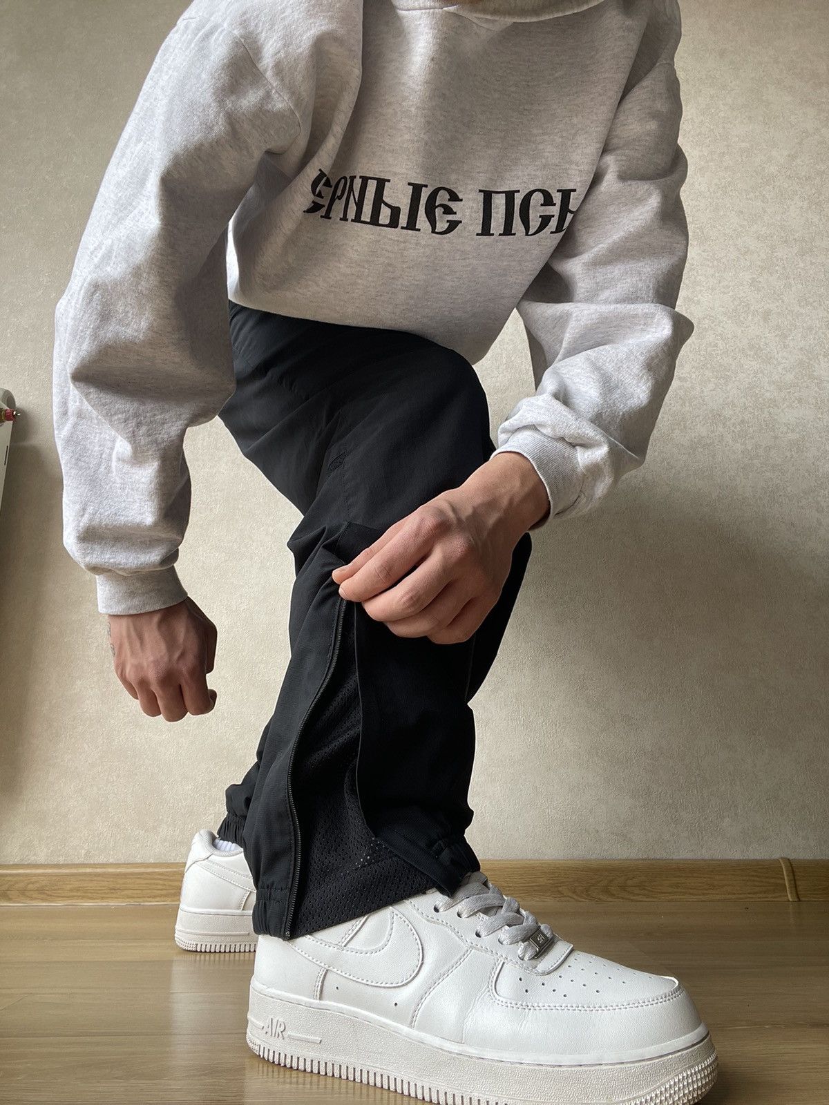Nike Vintage Nike Air Logo Baggy Parachute Track Pants Size S Size US 34 / EU 50 - 6 Thumbnail
