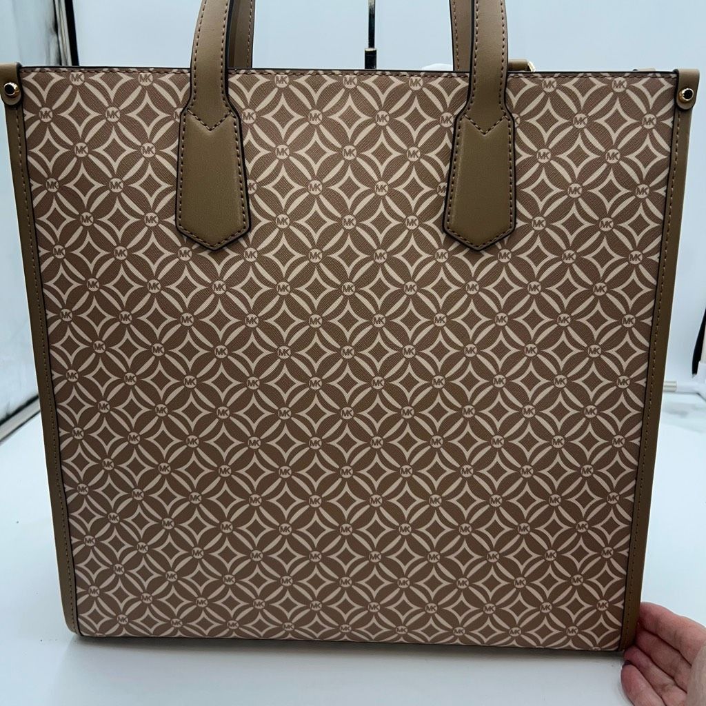 Michael Kors Michael Kors Large Signature Logo Tote Bag Maple Camel Light Size ONE SIZE - 8 Thumbnail
