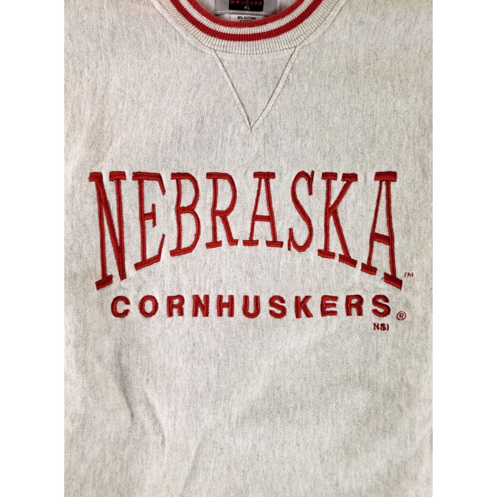 Vintage VINTAGE University Nebraska Cornhuskers Sweatshirt Legends Gray XL Mens USA Pullover 90s Legends Athletic Shirt Size US XL / EU 56 / 4 - 2 Thumbnail