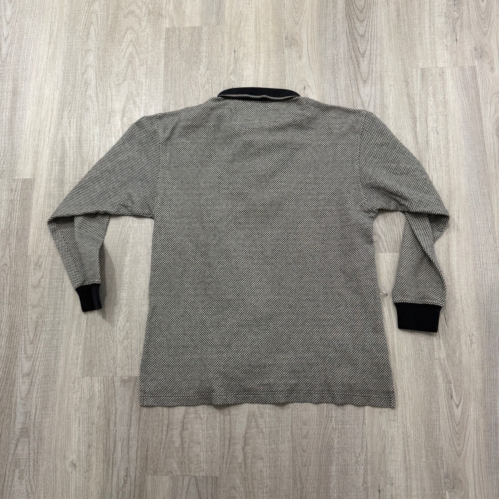Vintage Vintage Izod Rugby Polo Shirt Mens Medium Black Geometric Size US M / EU 48-50 / 2 - 5 Thumbnail