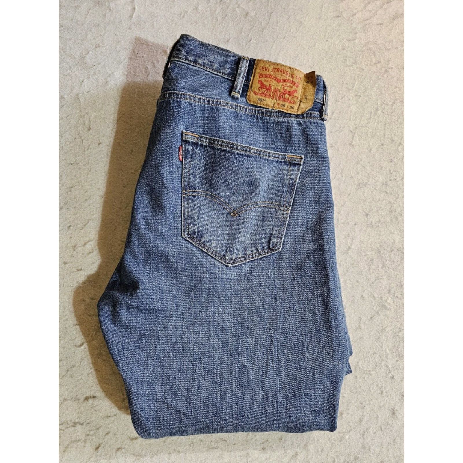 Levi's VINTAGE Levi 501 XX Jeans Men Blue Medium Wash Denim Cotton Y2K 2000s 38x30 Regular Mens Jeans Size US 38 / EU 54 - 2 Thumbnail